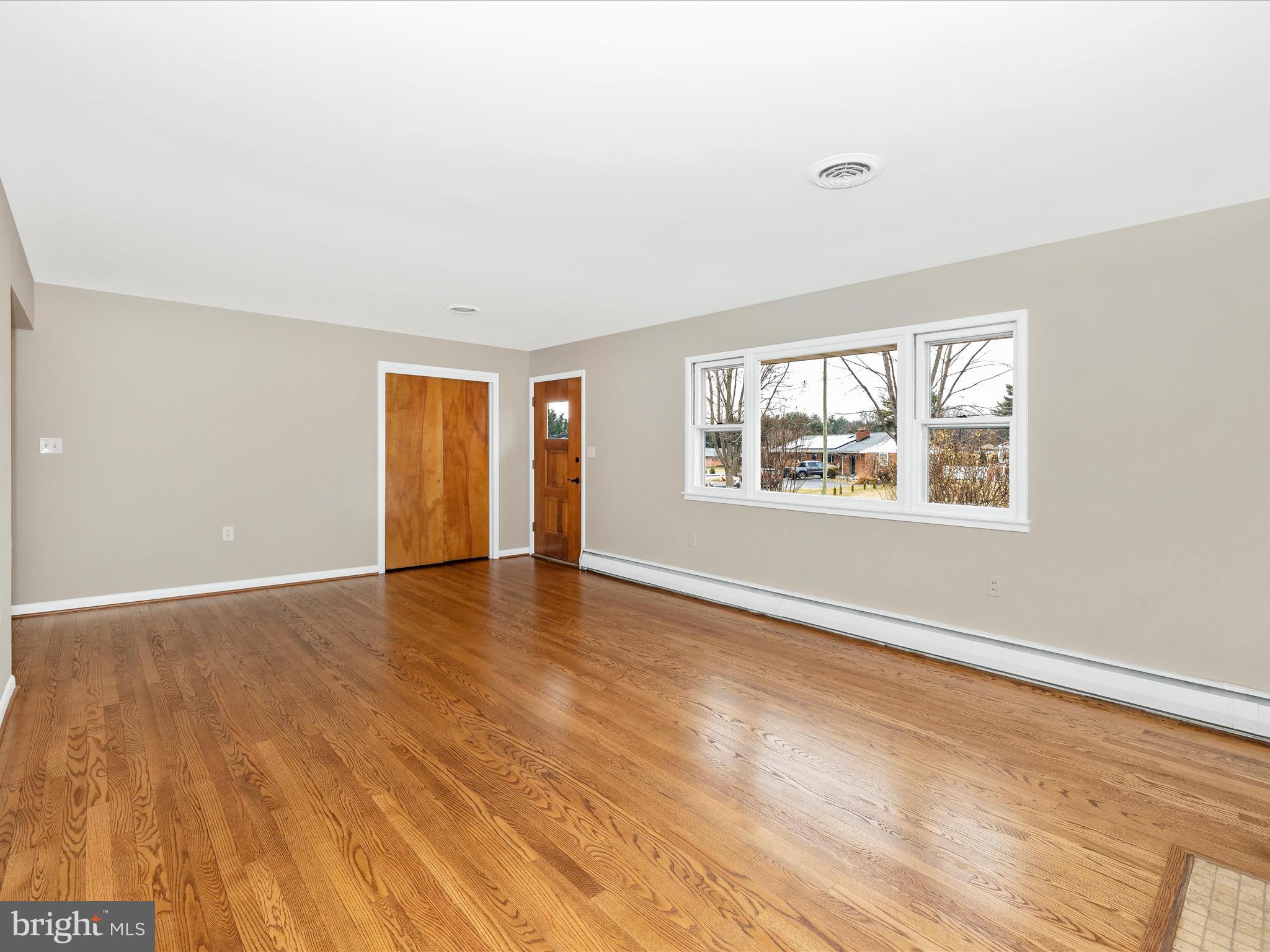 TULIP HILL - Residential