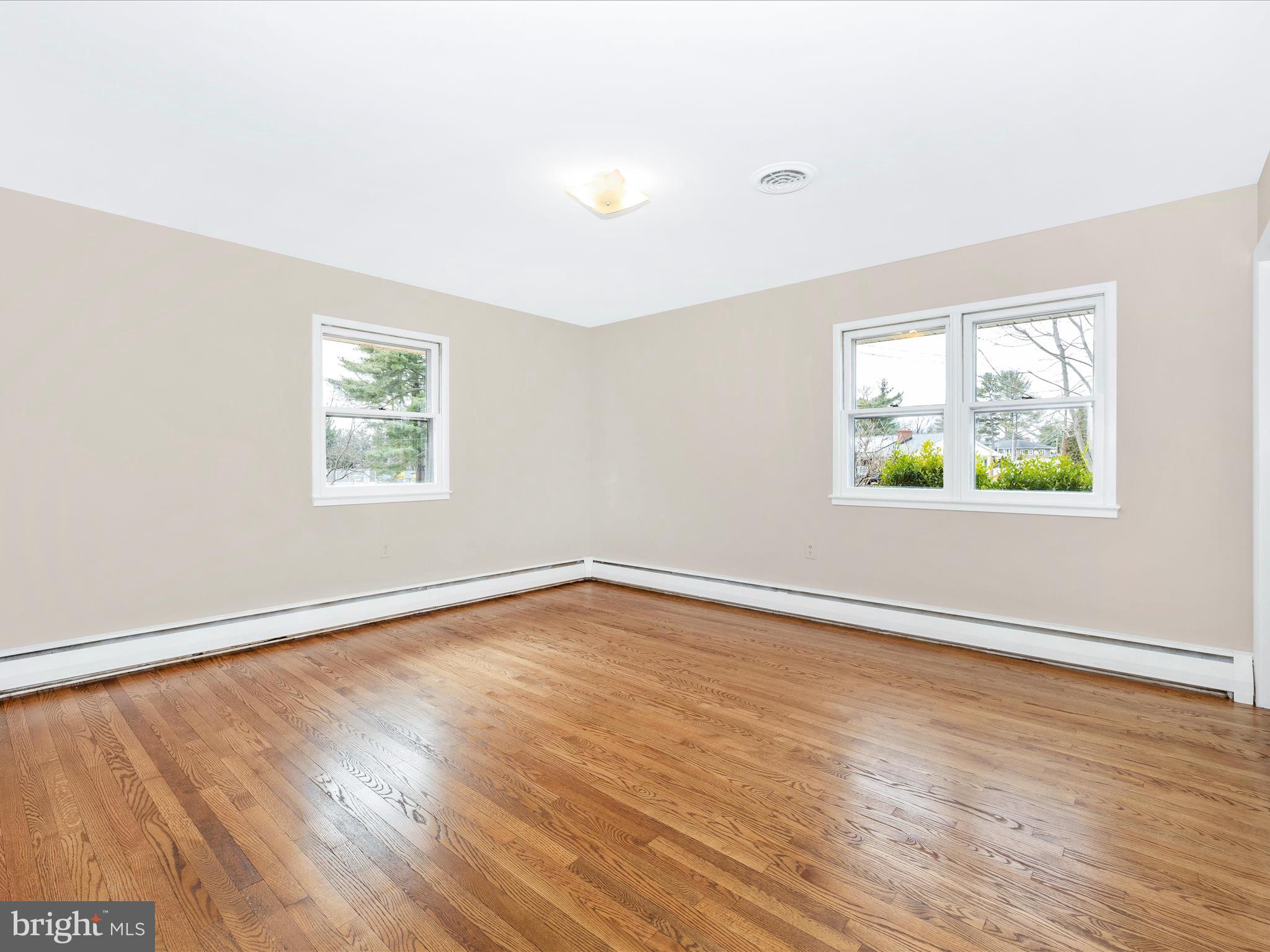 TULIP HILL - Residential