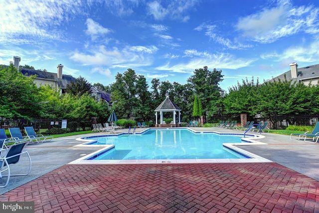 ENGLISH COUNTRY MANOR - Residential