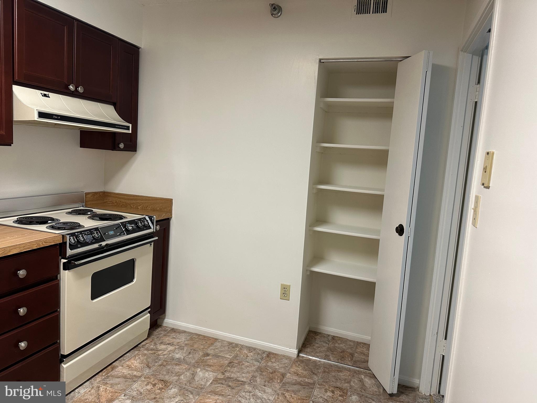 LEISURE WORLD - Residential