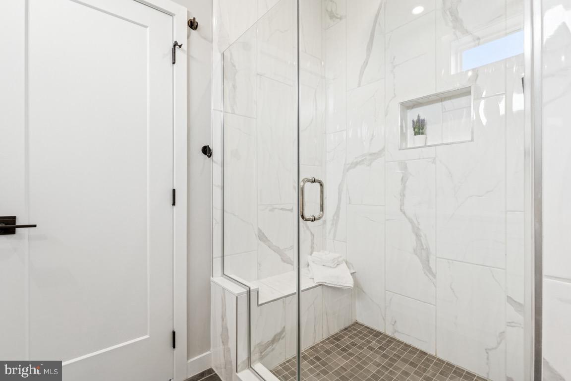 COMMONWEALTH PLACE AT WESTFIELDS - Residential