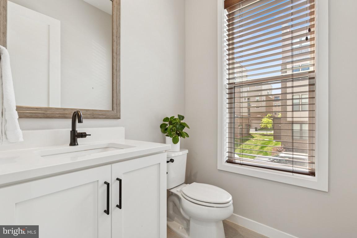 COMMONWEALTH PLACE AT WESTFIELDS - Residential