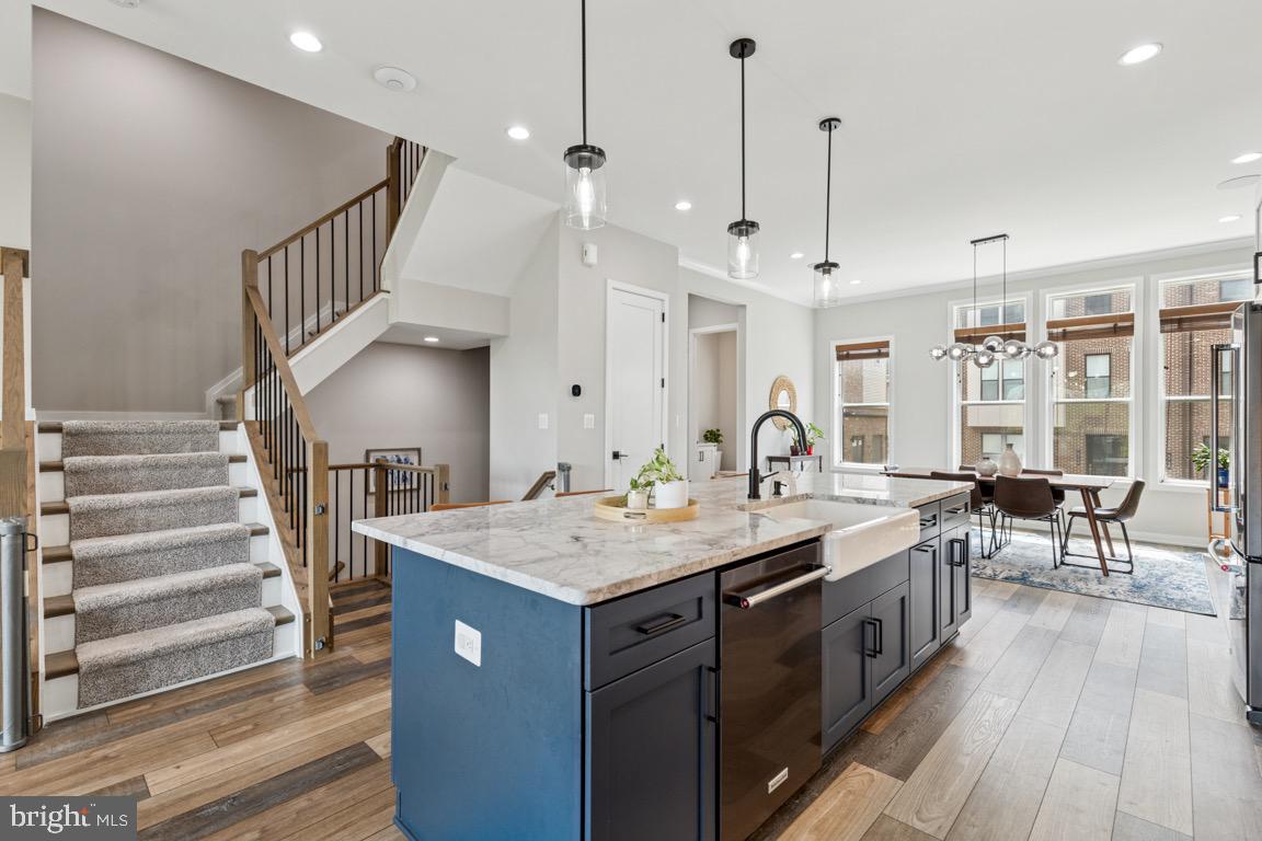 COMMONWEALTH PLACE AT WESTFIELDS - Residential