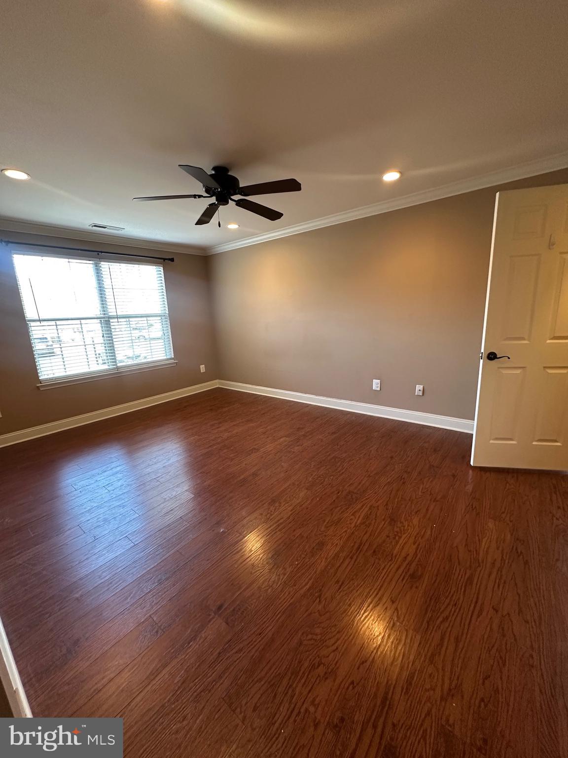 CAROUSEL POINTE - Residential Lease