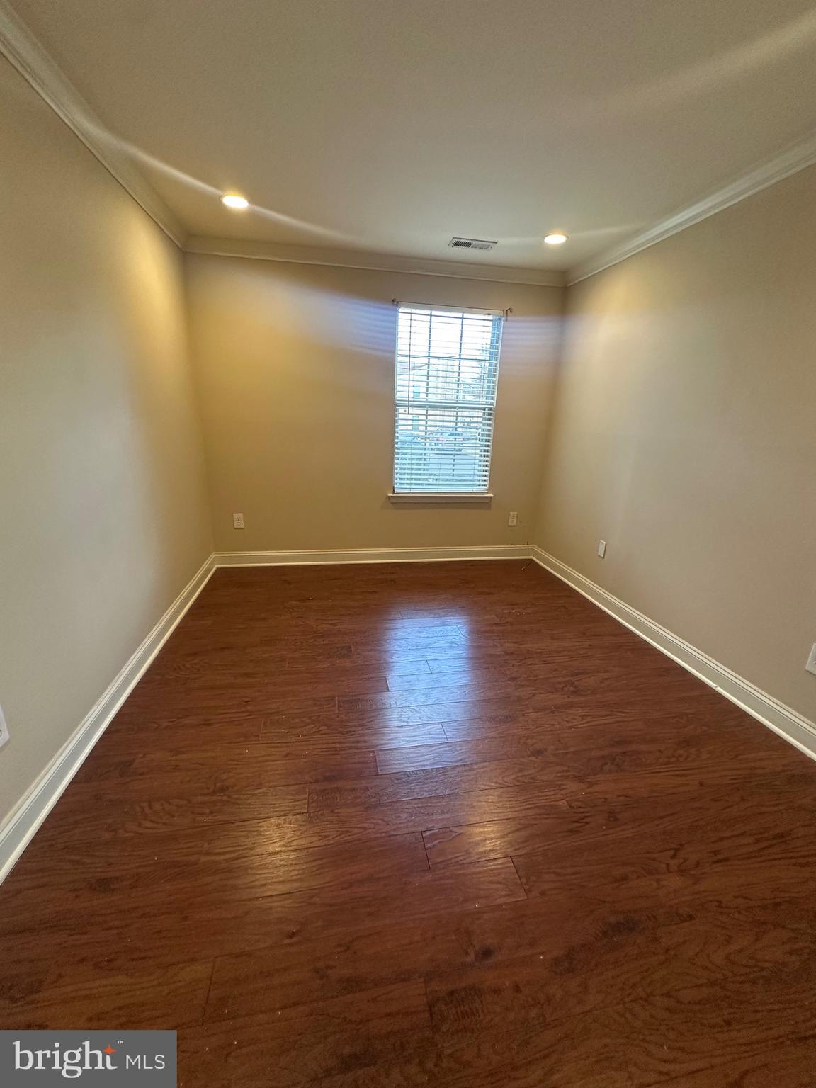 CAROUSEL POINTE - Residential Lease