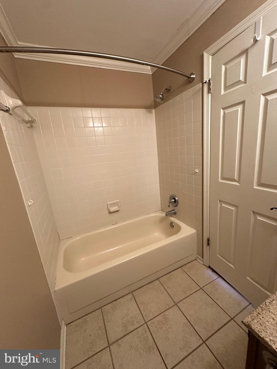 CAROUSEL POINTE - Residential Lease