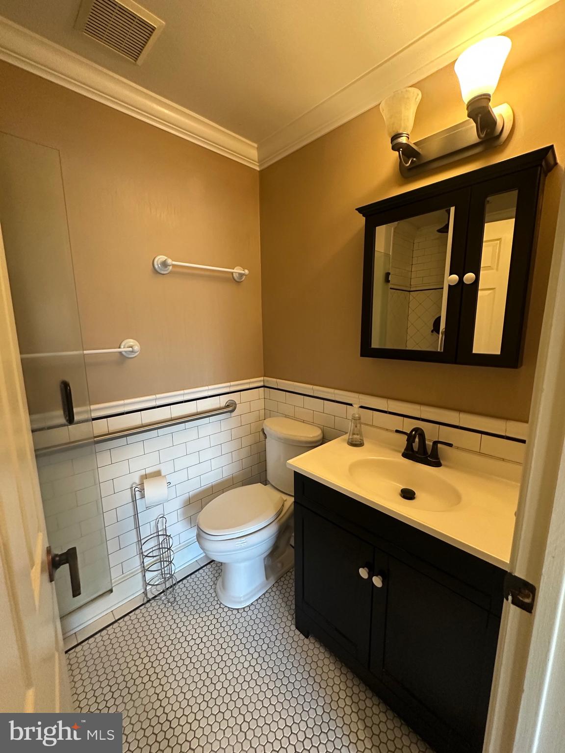 CAROUSEL POINTE - Residential Lease