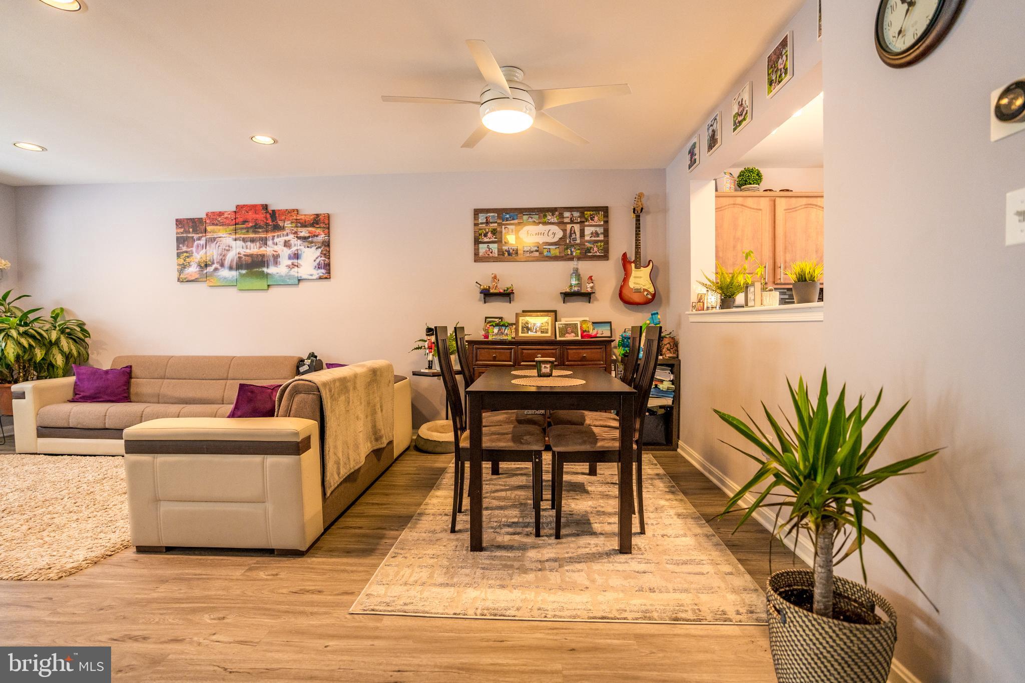 SUBURBIA/VILLAGE OF TIMBER GROVE - Residential