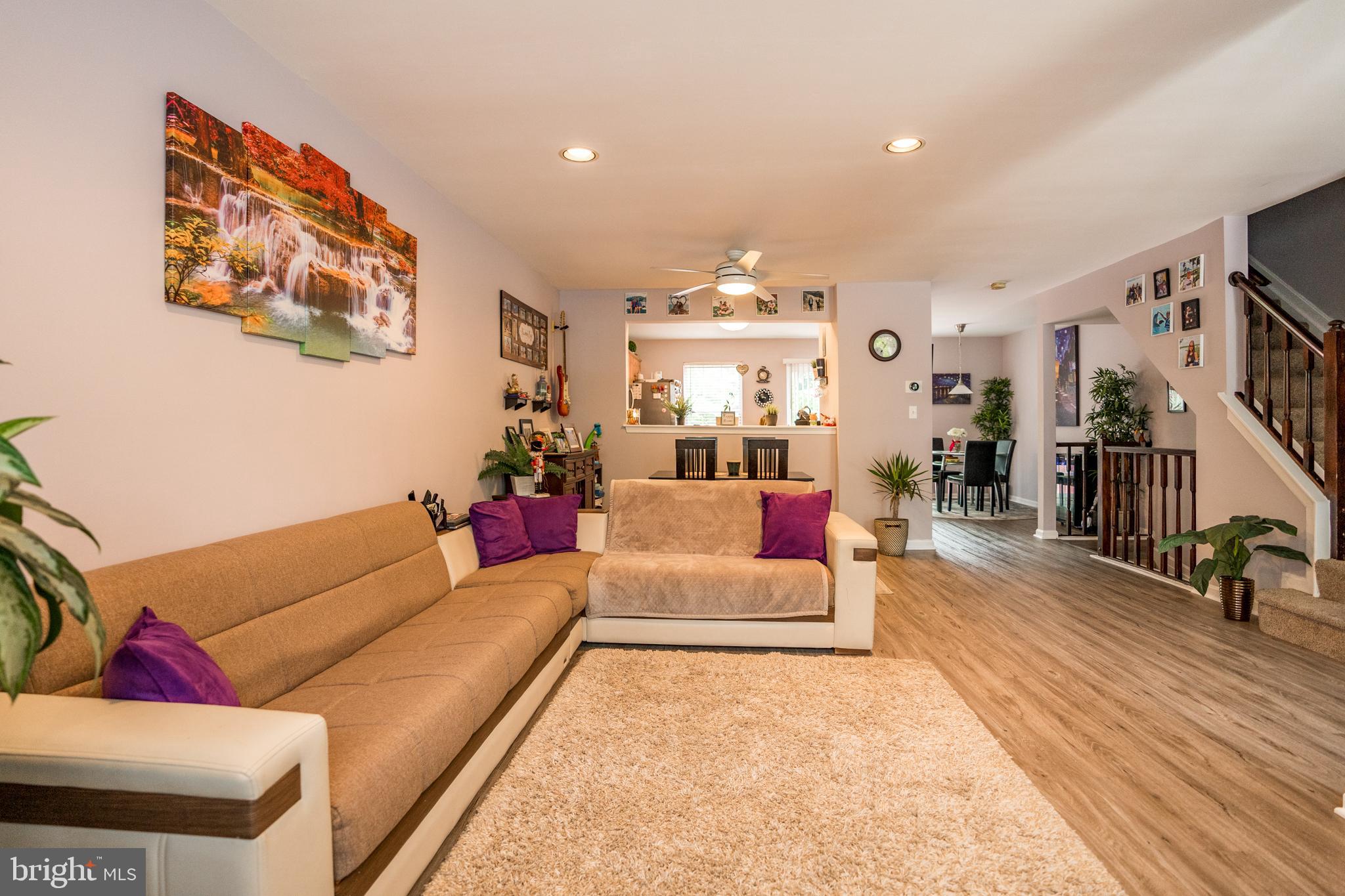 SUBURBIA/VILLAGE OF TIMBER GROVE - Residential