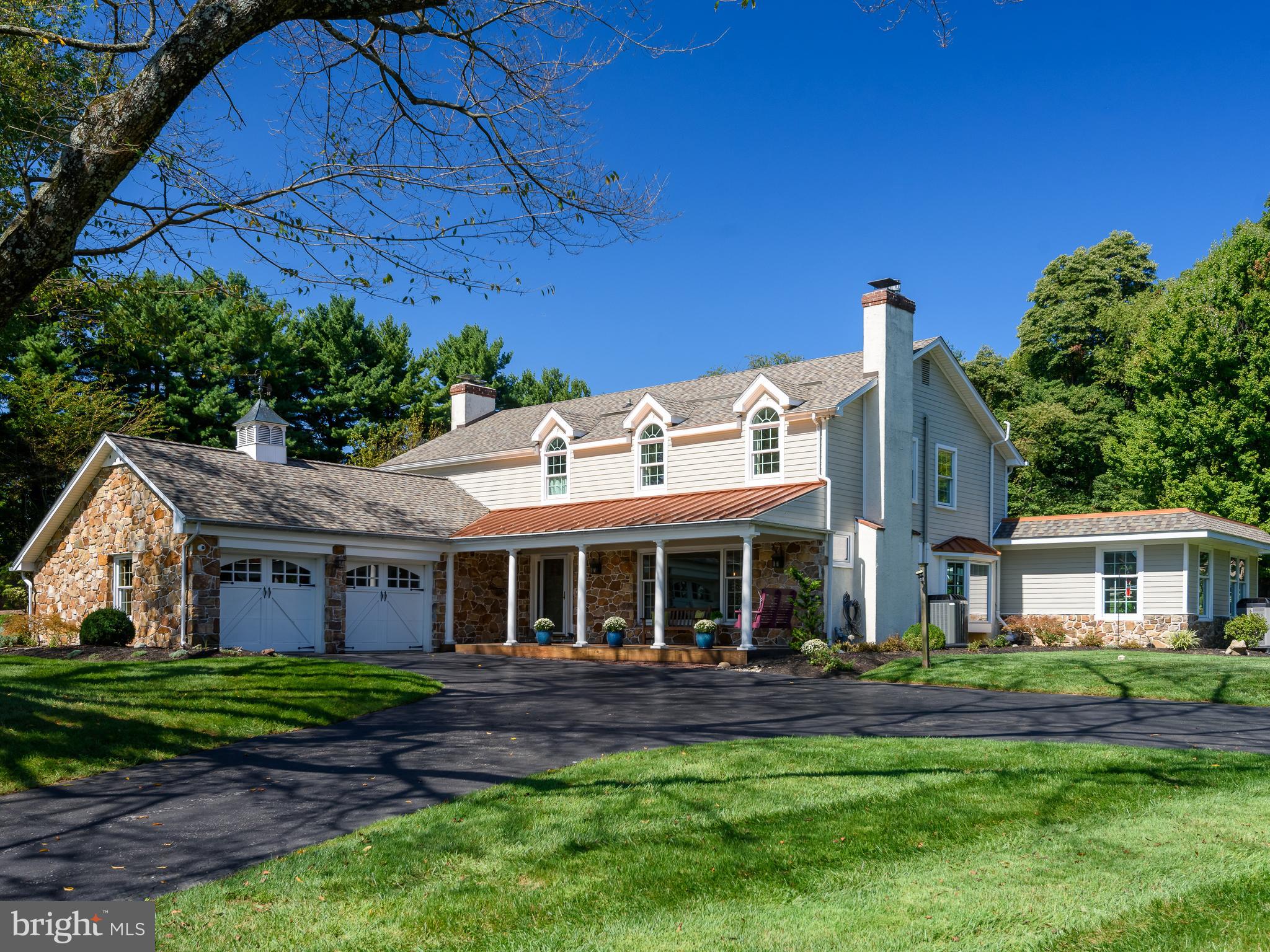 935 SKYLINE DRIVE