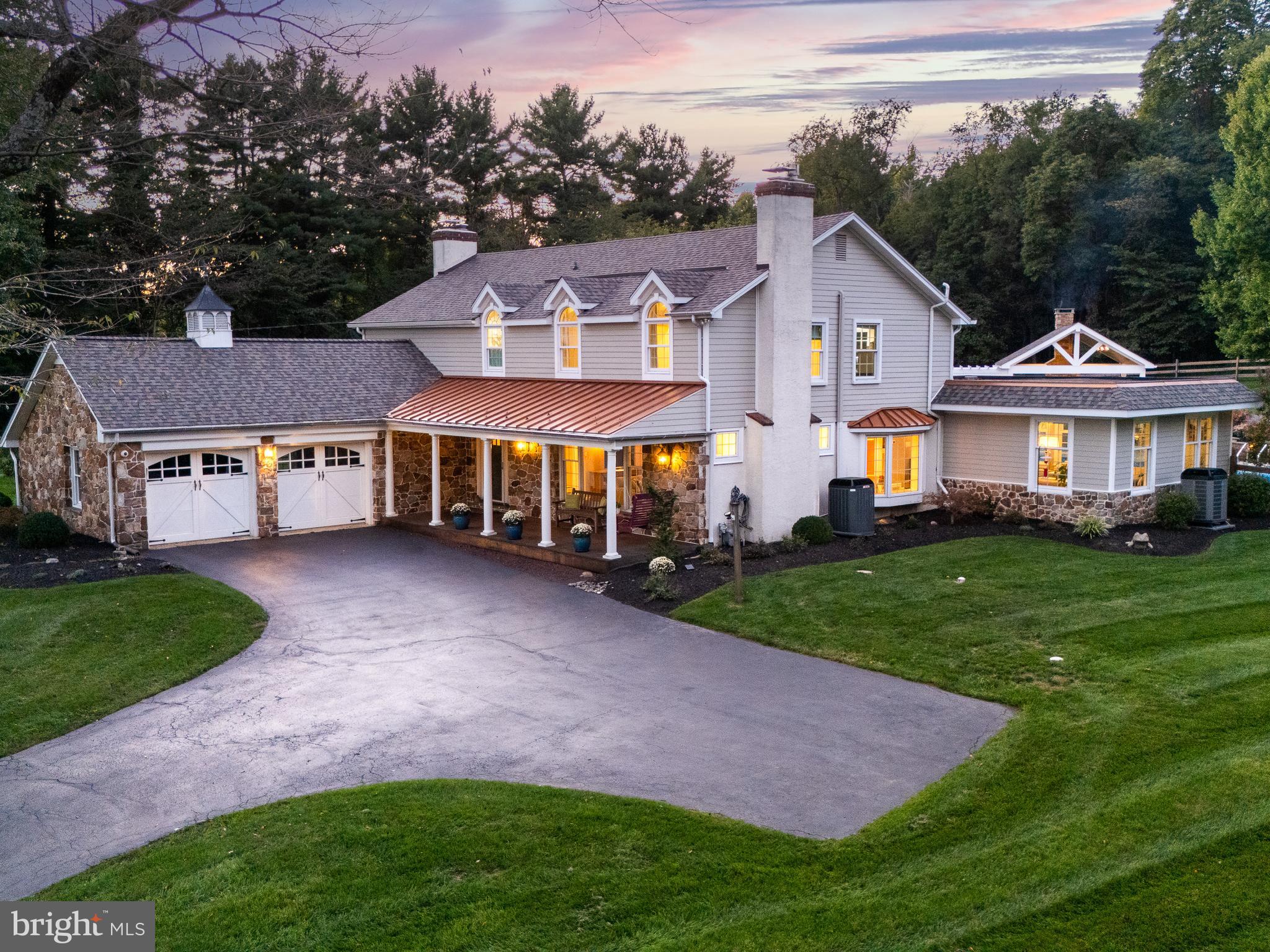935 SKYLINE DRIVE