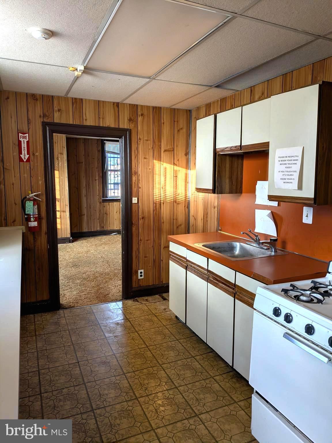 WEST OAK LANE - Commercial Sale