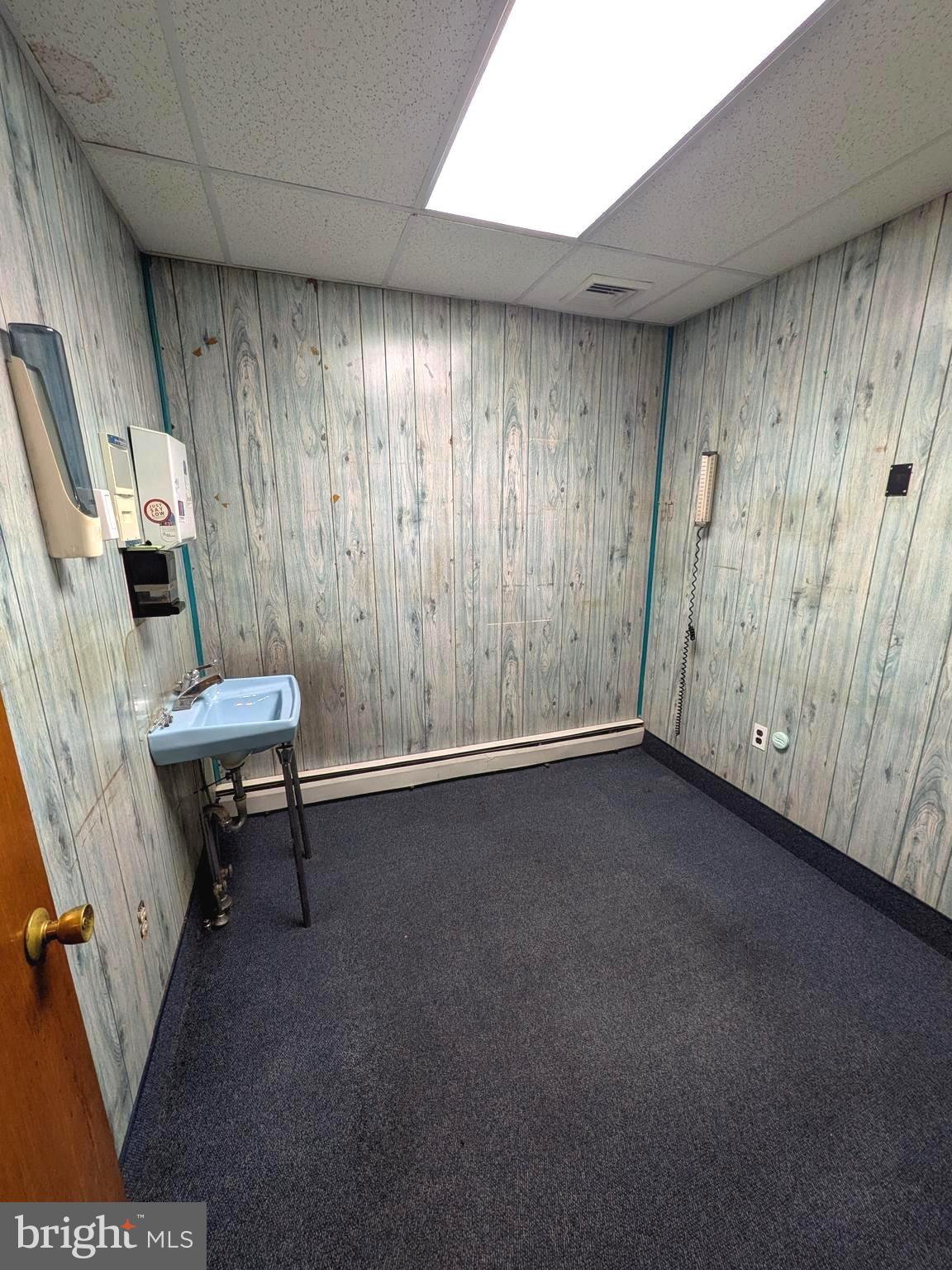 WEST OAK LANE - Commercial Sale