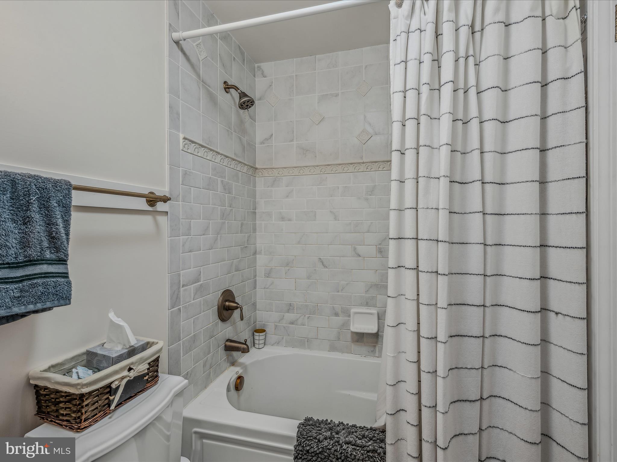 SHIRLEY FARMS - Residential