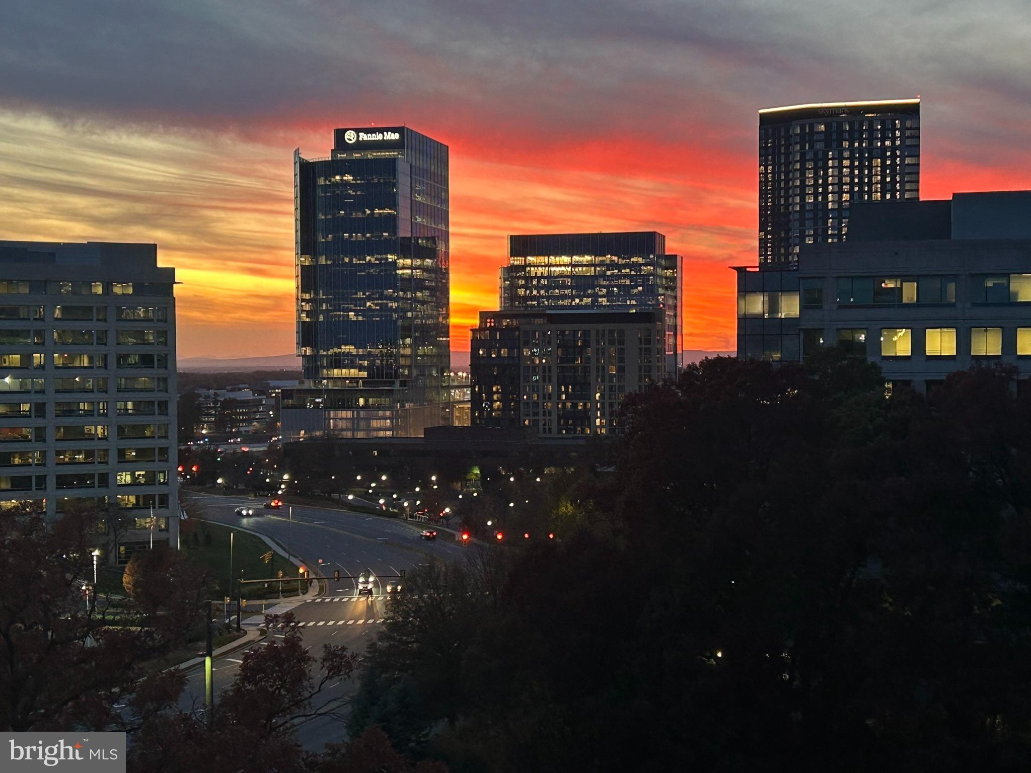 CARLTON HOUSE - Residential Lease