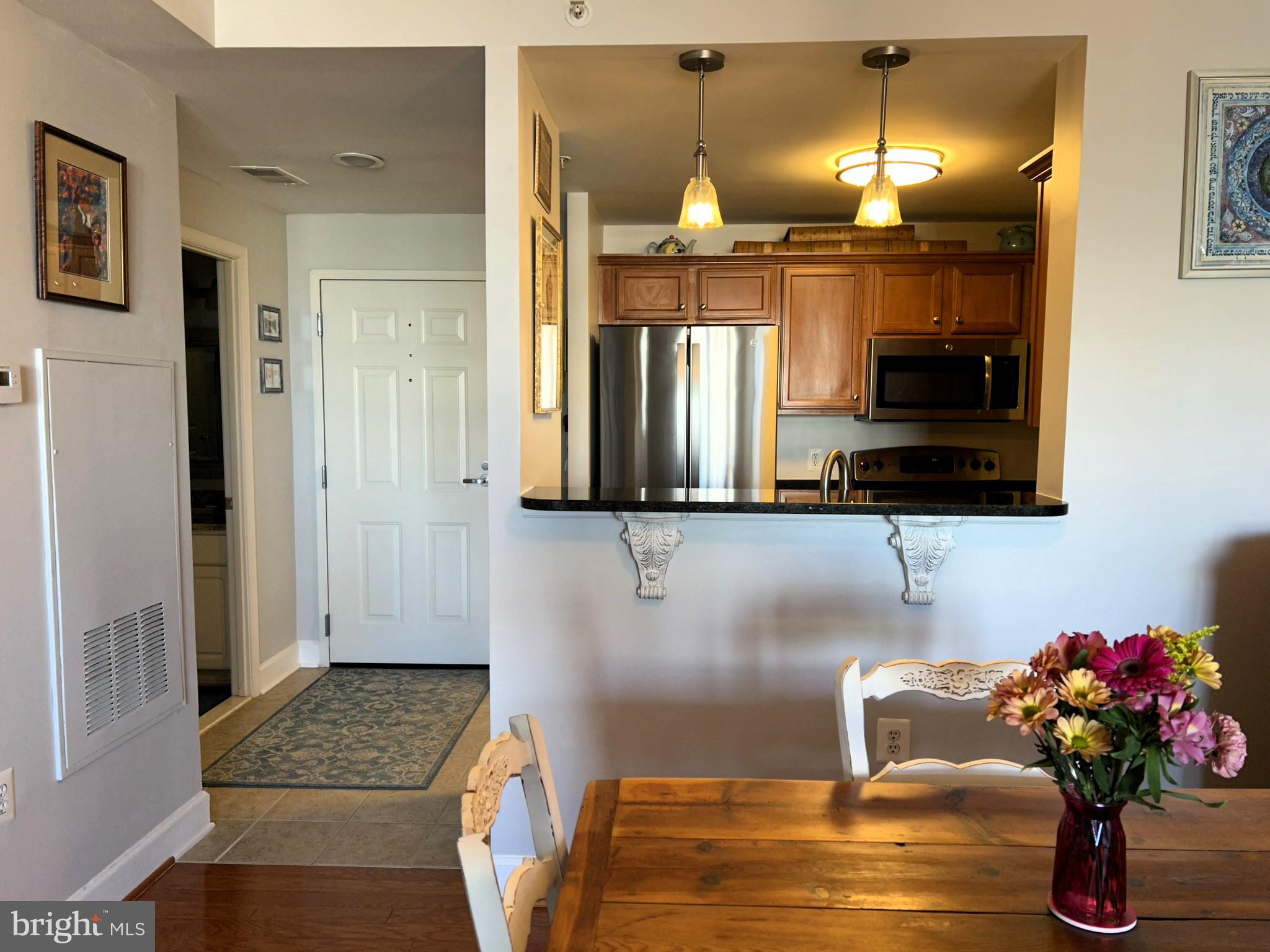 CARLTON HOUSE - Residential Lease