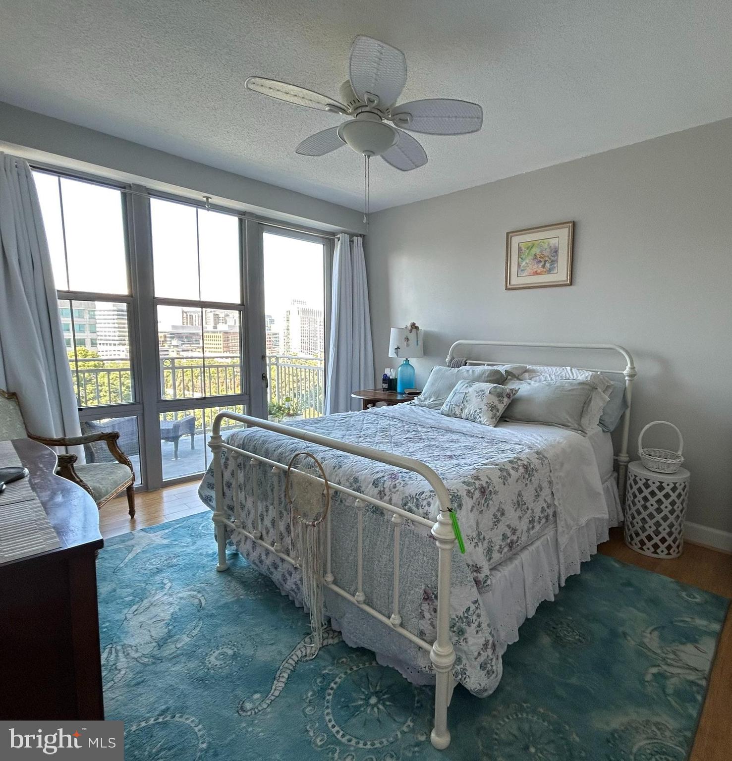 CARLTON HOUSE - Residential Lease