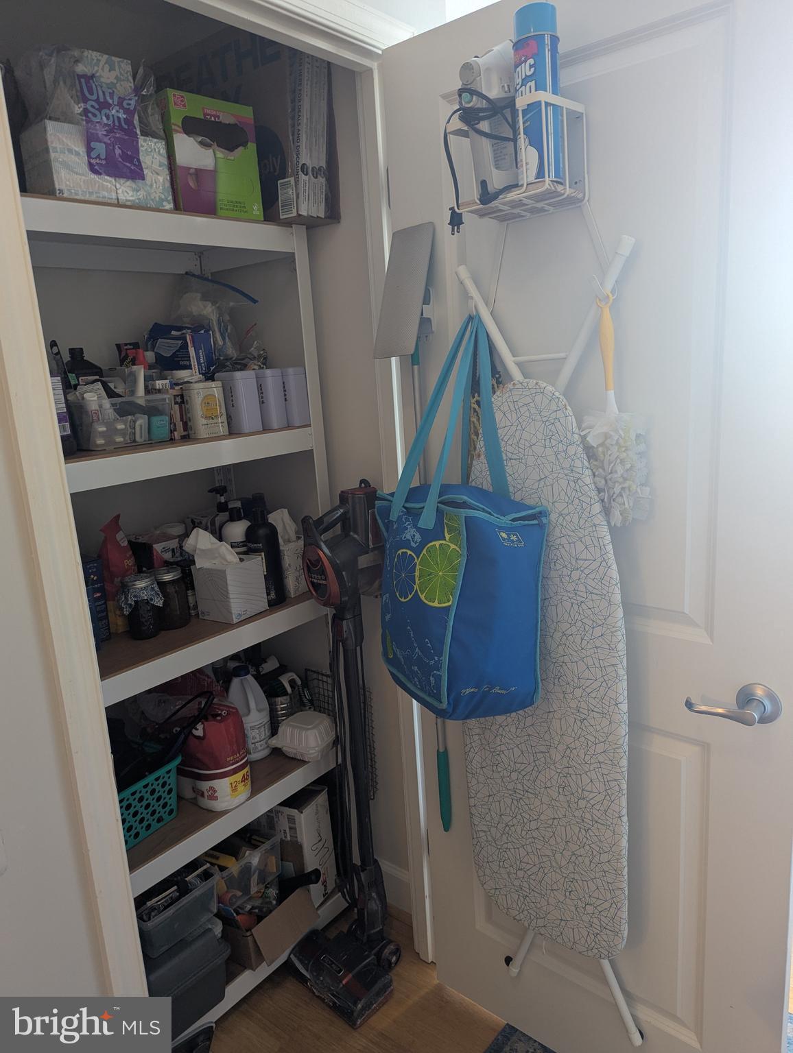 CARLTON HOUSE - Residential Lease