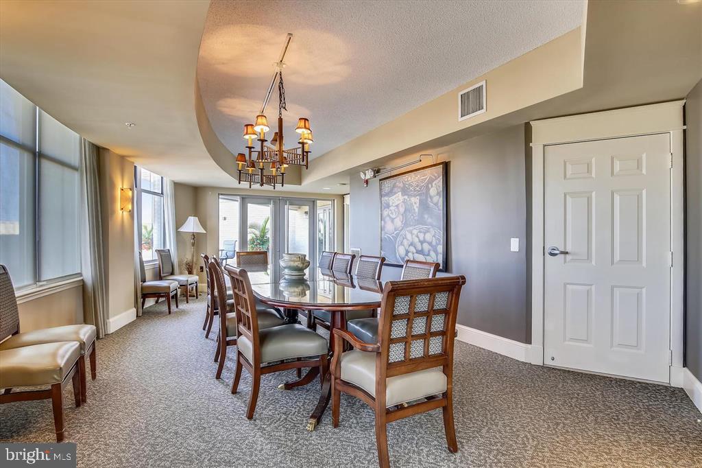 CARLTON HOUSE - Residential Lease