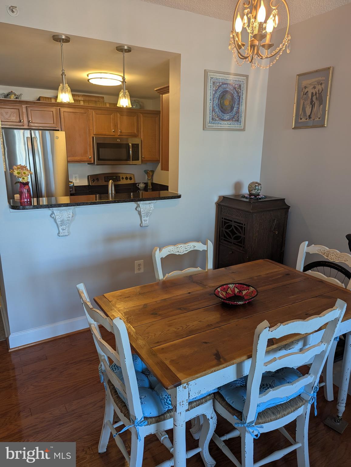 CARLTON HOUSE - Residential Lease