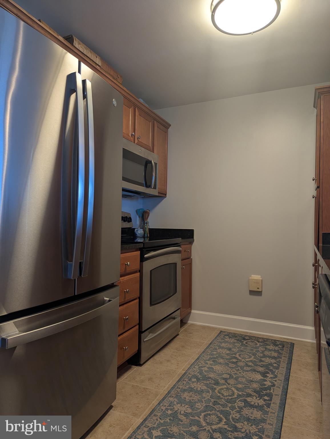 CARLTON HOUSE - Residential Lease