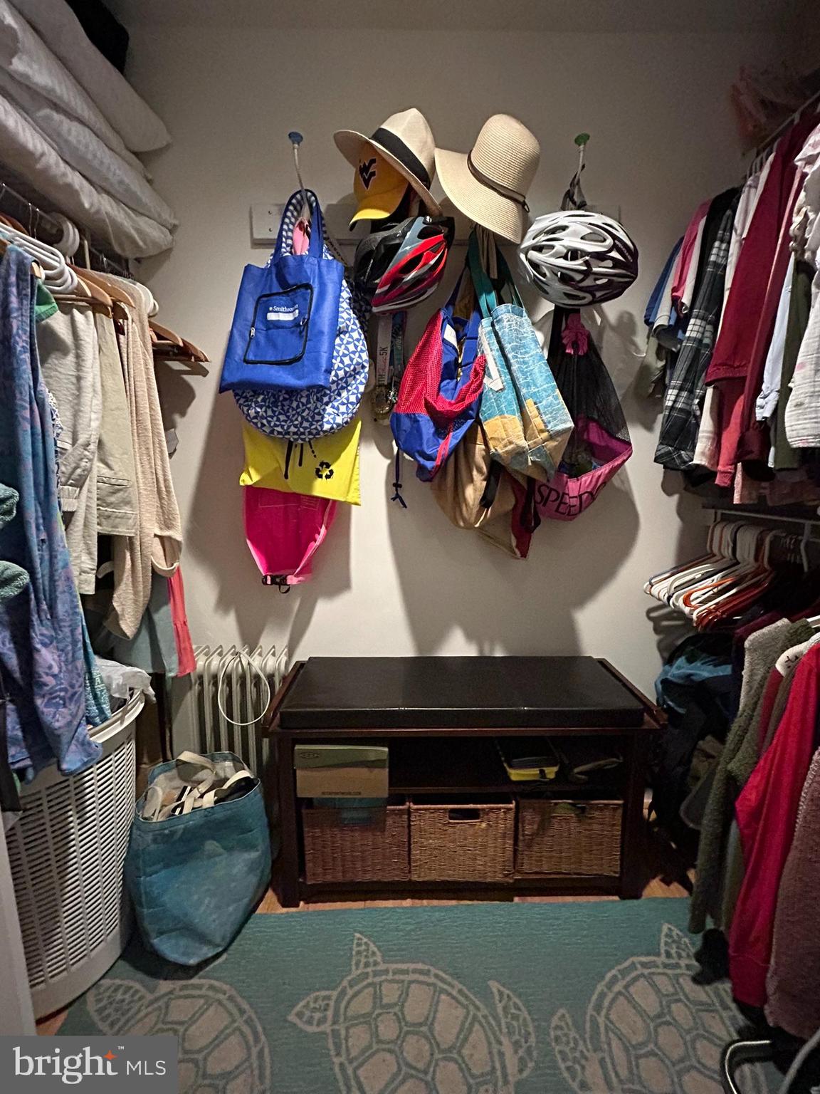 CARLTON HOUSE - Residential Lease