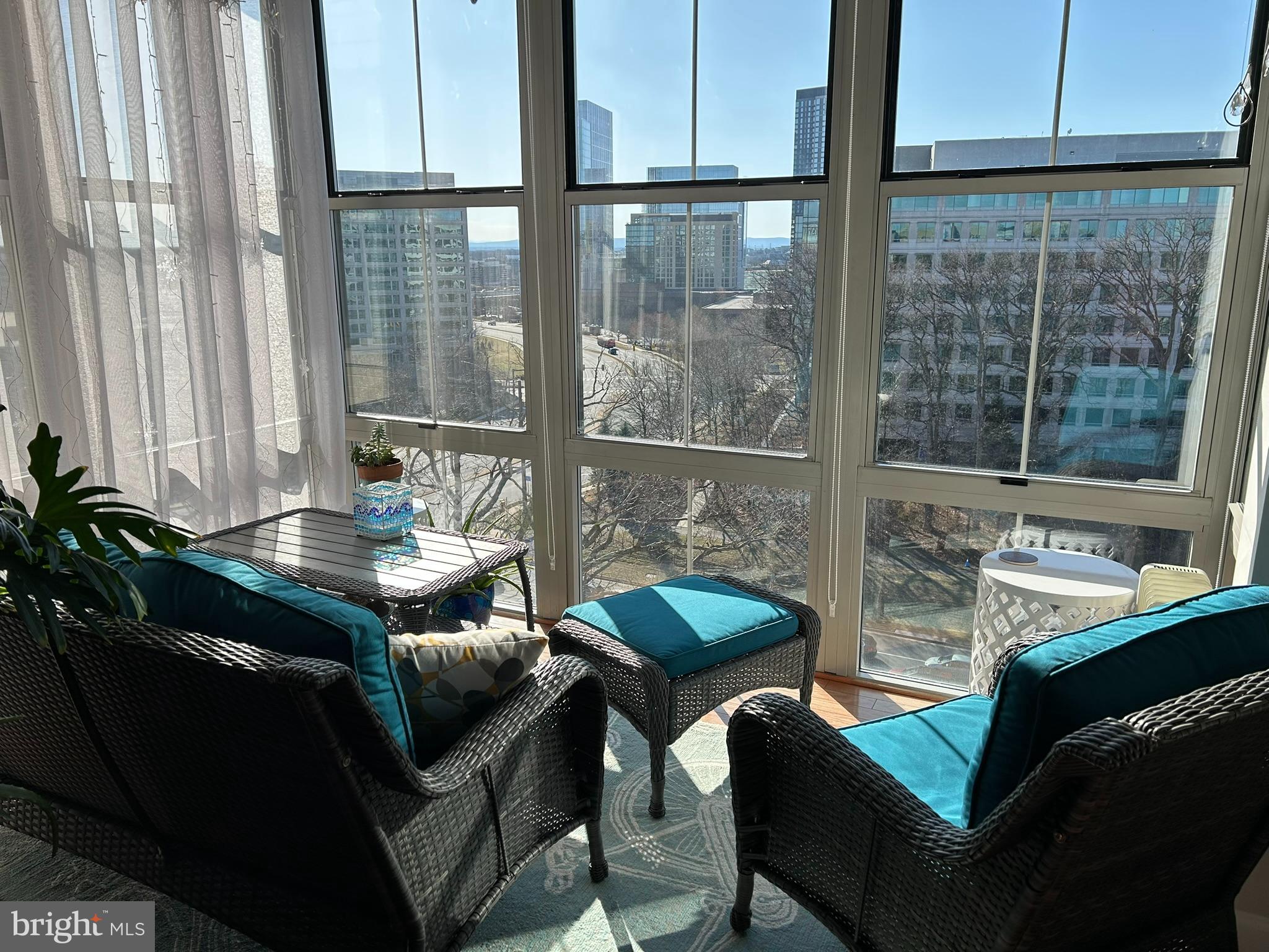 CARLTON HOUSE - Residential Lease