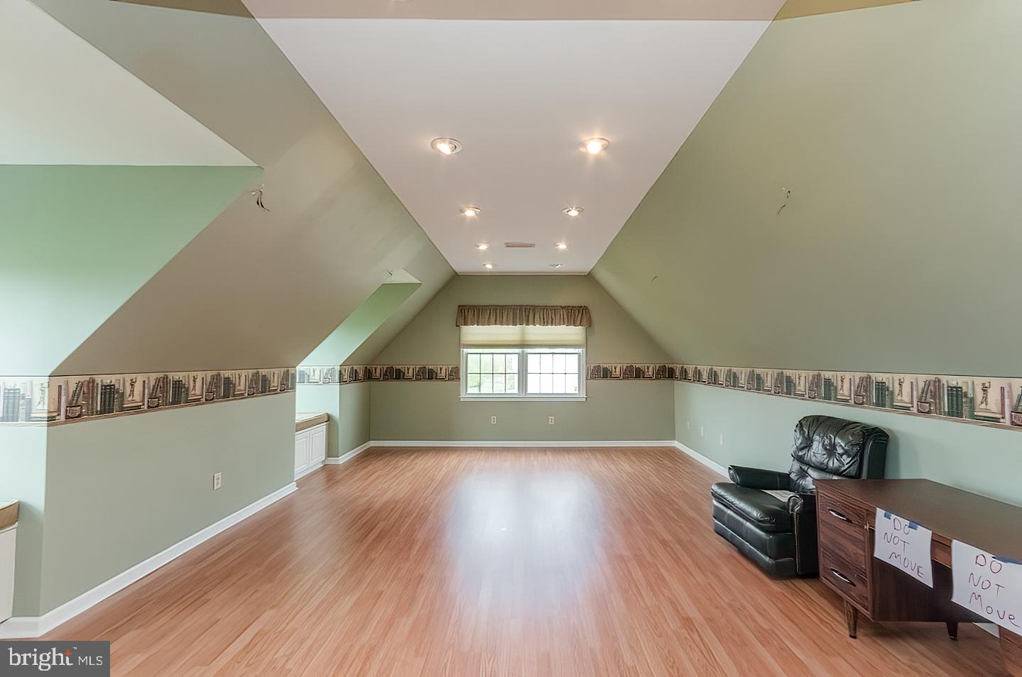 SWAN POND - Residential