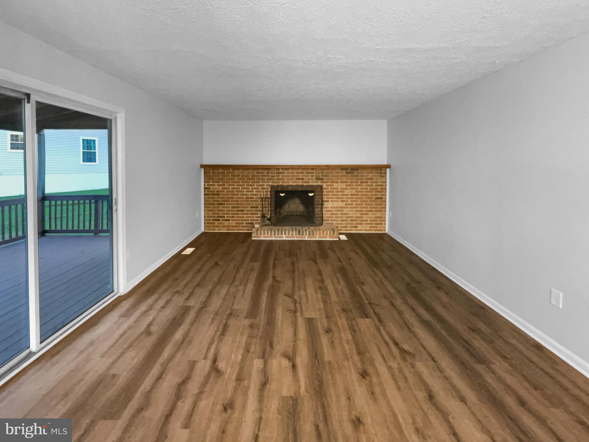 1 PEMBROOKE VIEW COURT