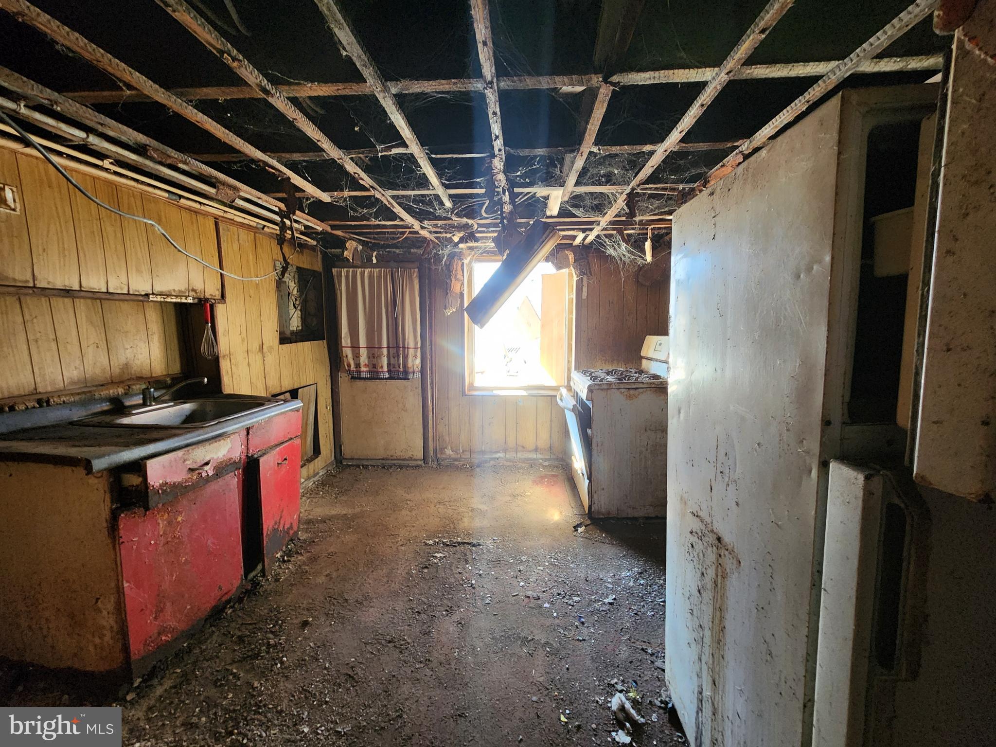 ELLWOOD PARK - Residential