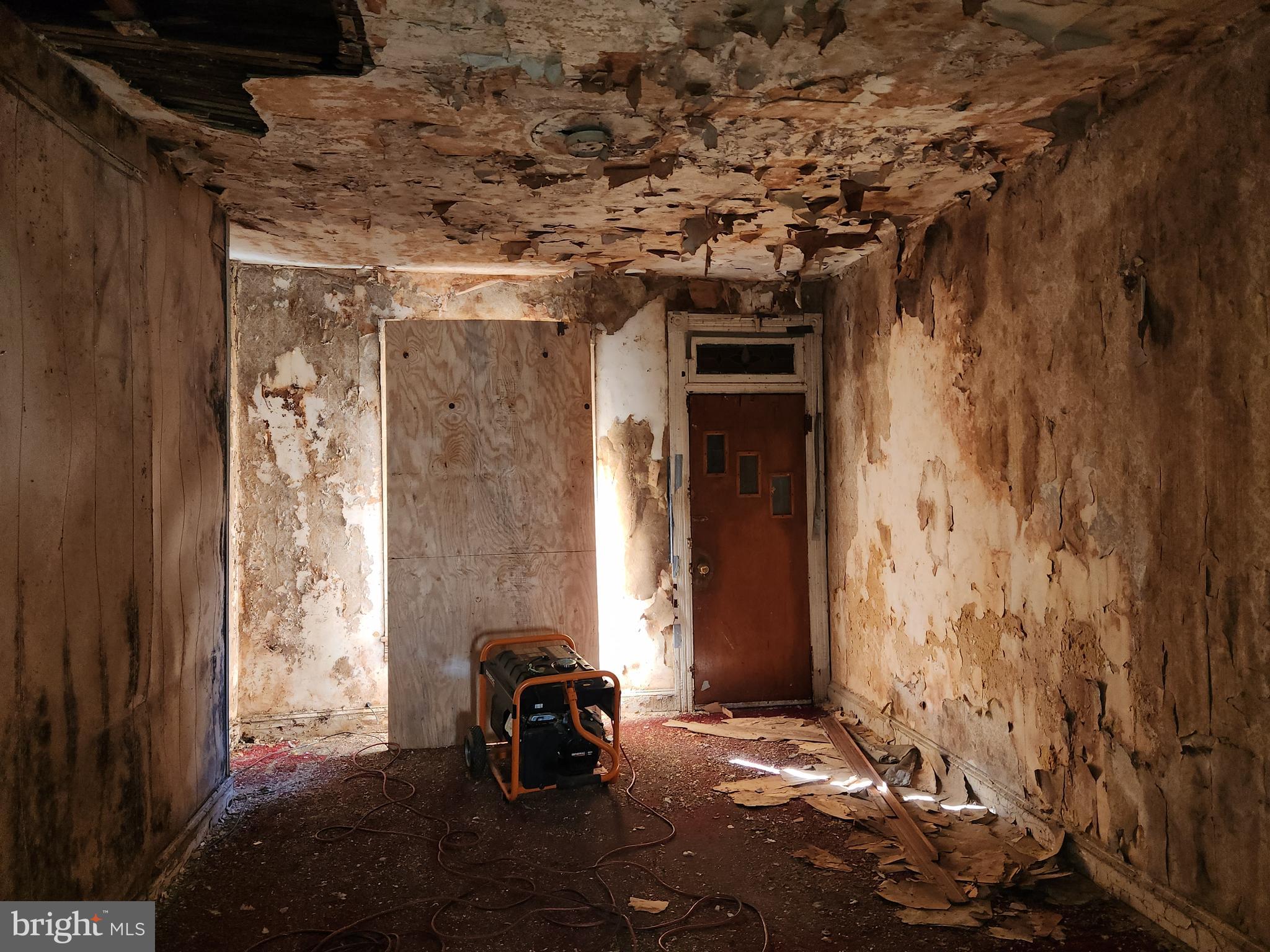 ELLWOOD PARK - Residential