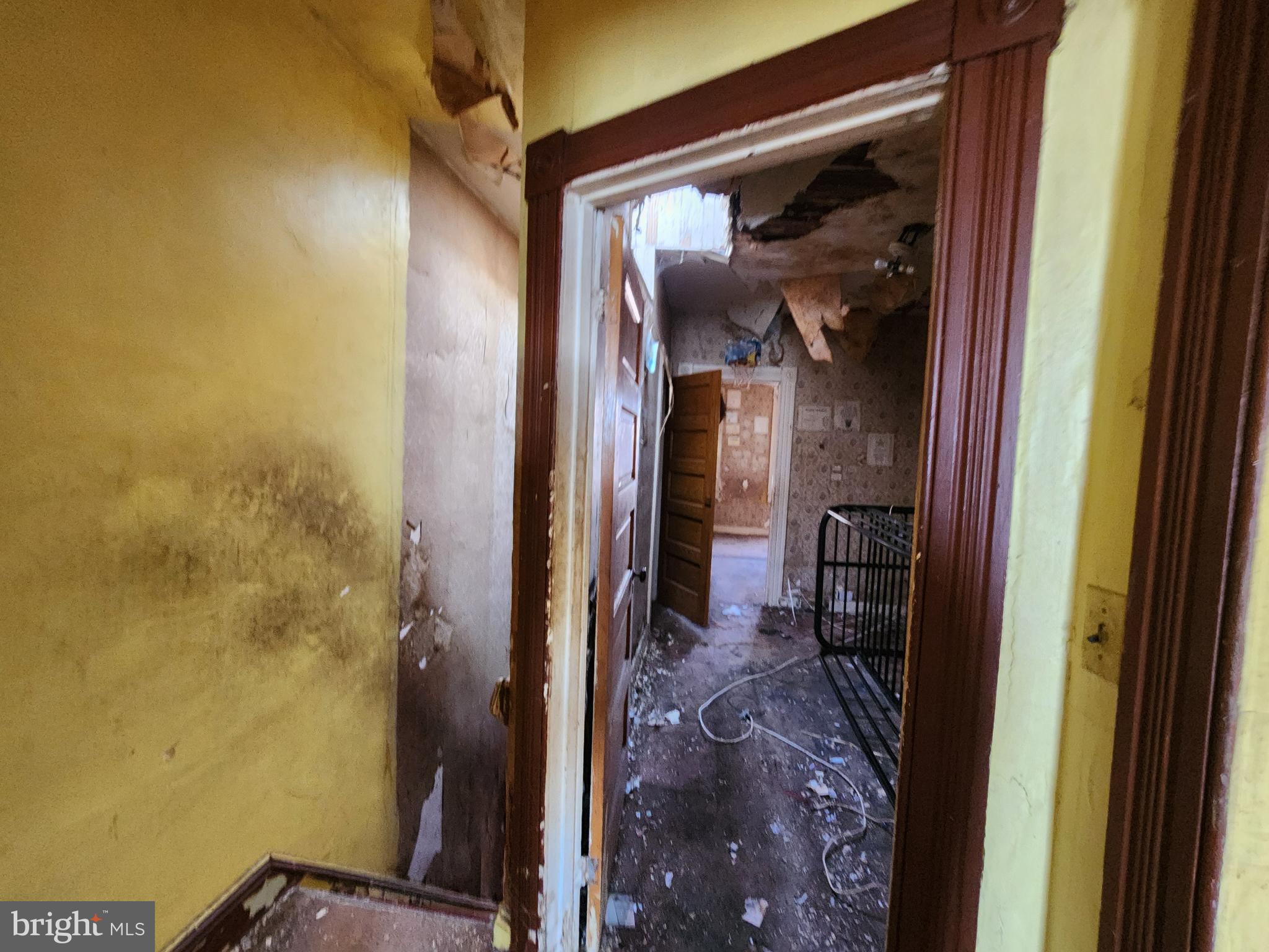 ELLWOOD PARK - Residential