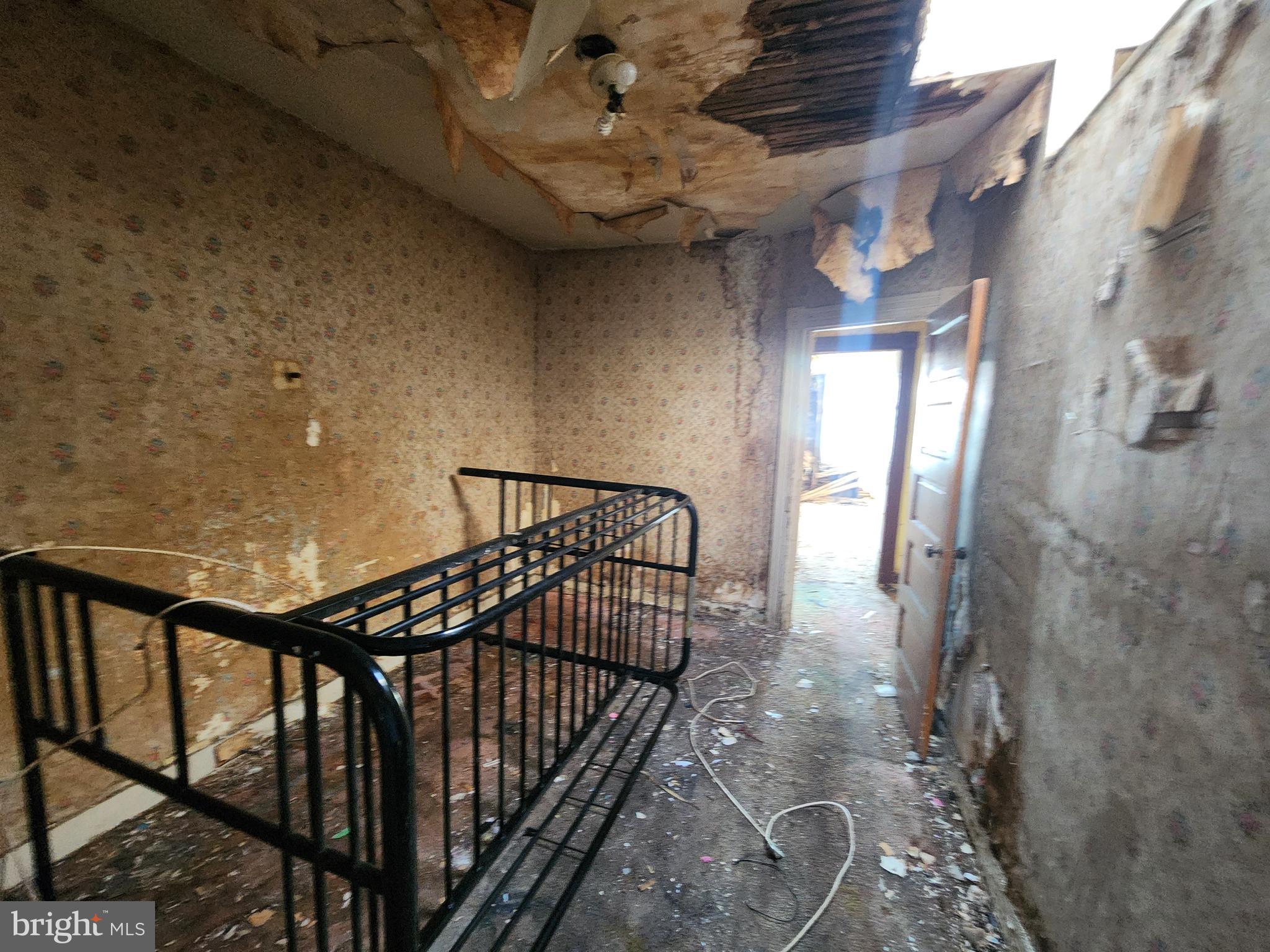 ELLWOOD PARK - Residential