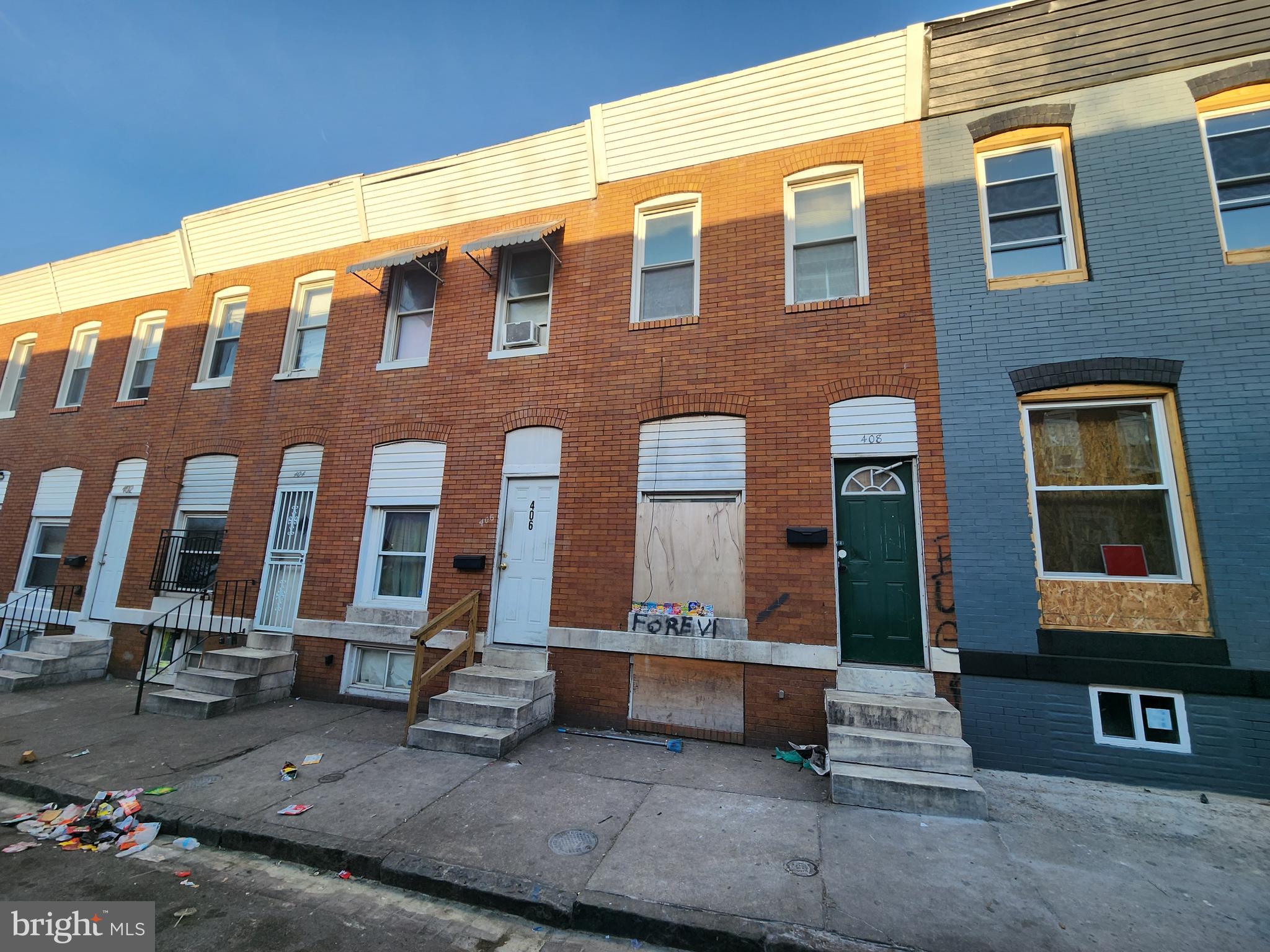 ONLINE AUCTION: Bidding begins 7/10/2025 @ 10:00 AM. Bidding ends 7/14/2025 @ 12:10 PM. List Price is Suggested Opening Bid. Deposit: $5,000.
2 Story Townhouse located in the Ellwood Park/Monument area.
BLOCKS from Ellwood Ave Park.
JUST MINUTES to Patterson Park, Bocek Park & Johns Hopkins Hospital.
Easy access to major traffic artery E Monument St.
Property is Vacant.
