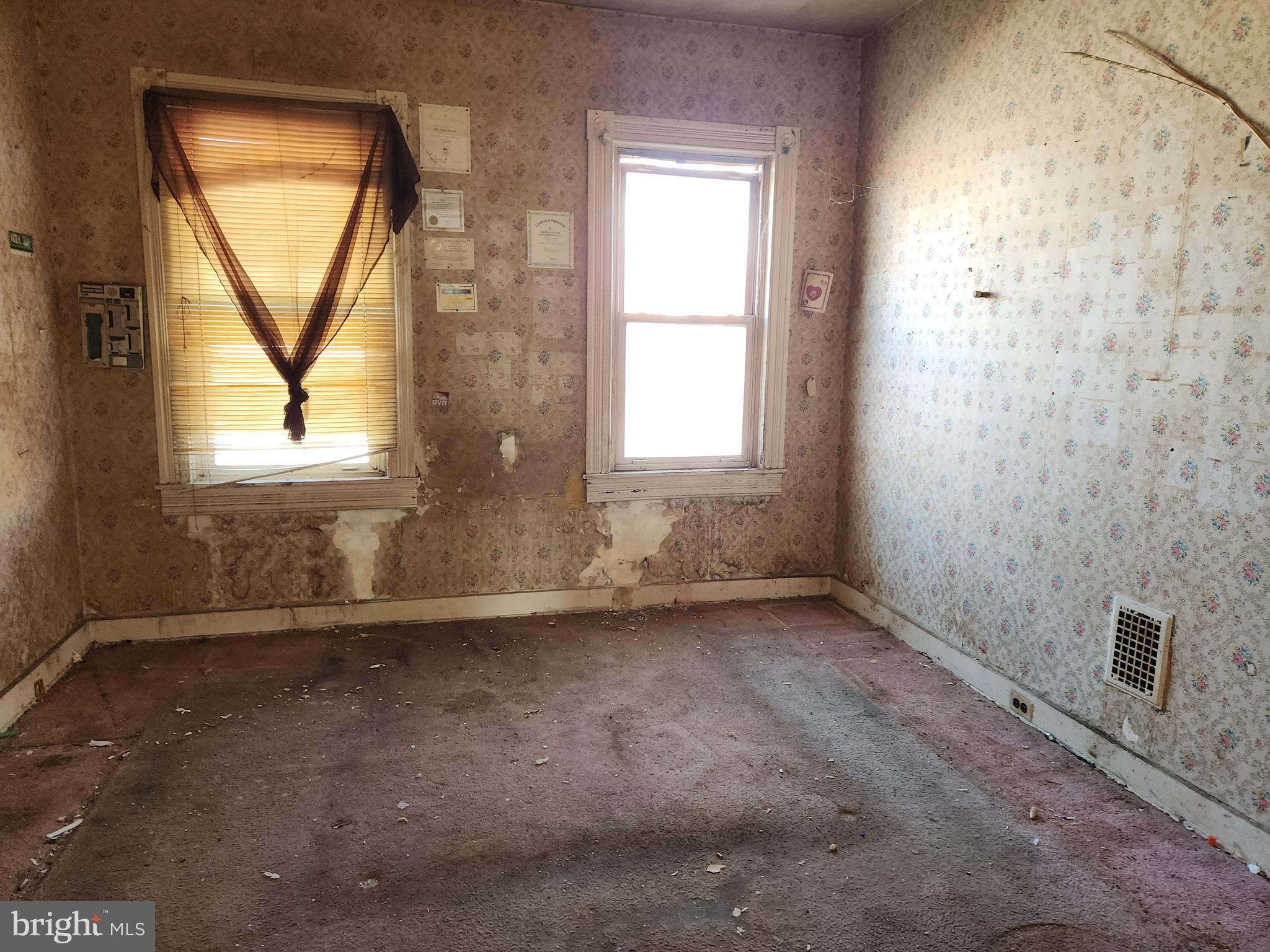 ELLWOOD PARK - Residential