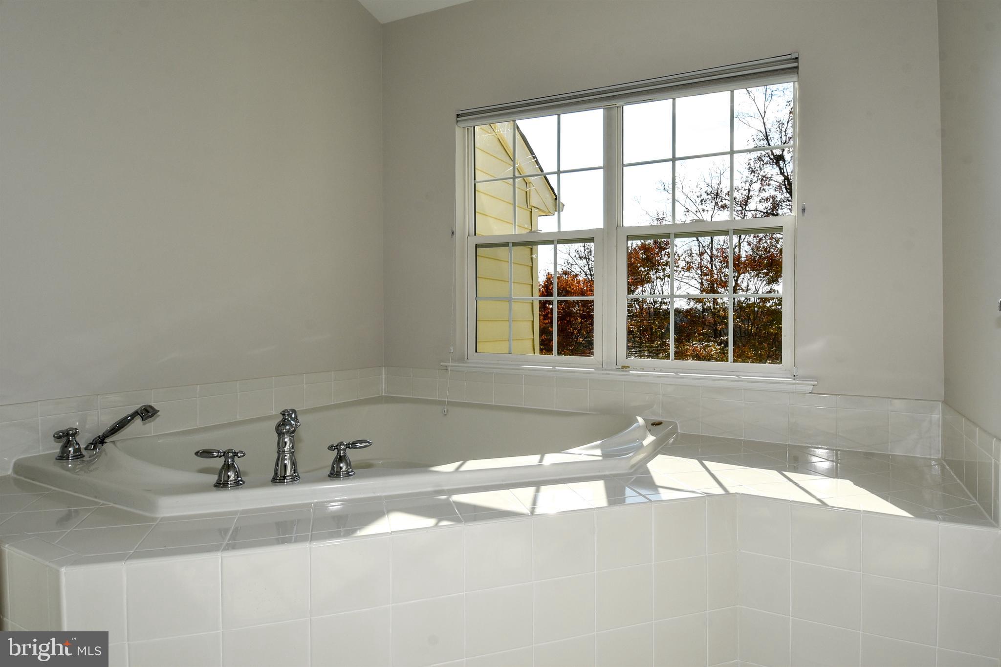 BELMONT LAND BAY - Residential Lease