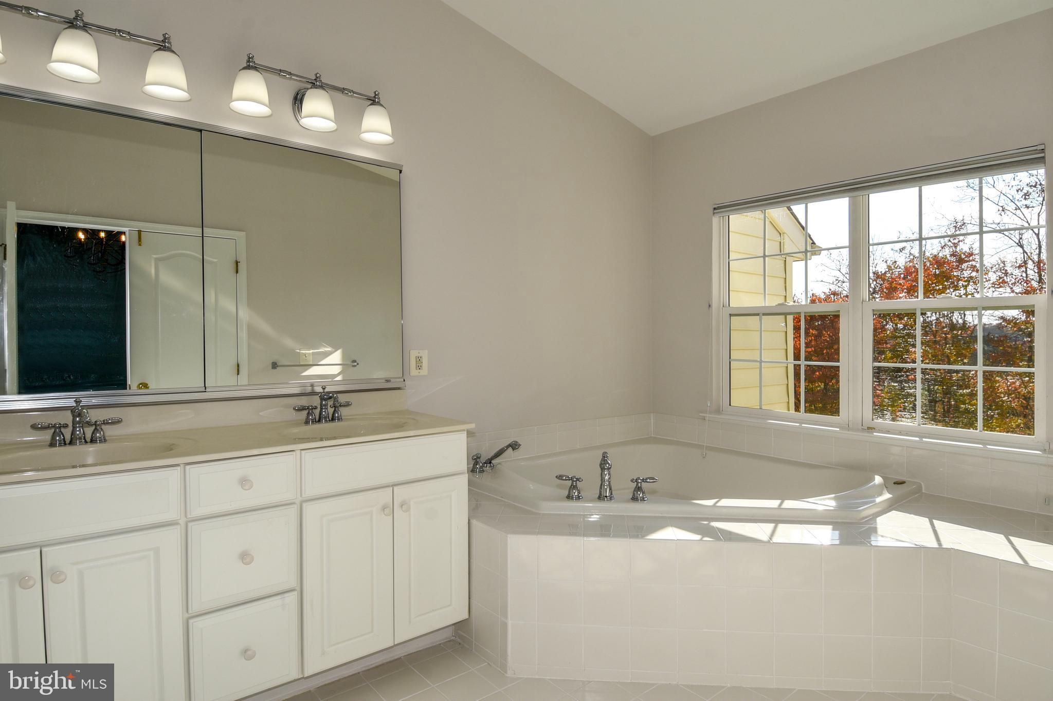 BELMONT LAND BAY - Residential Lease