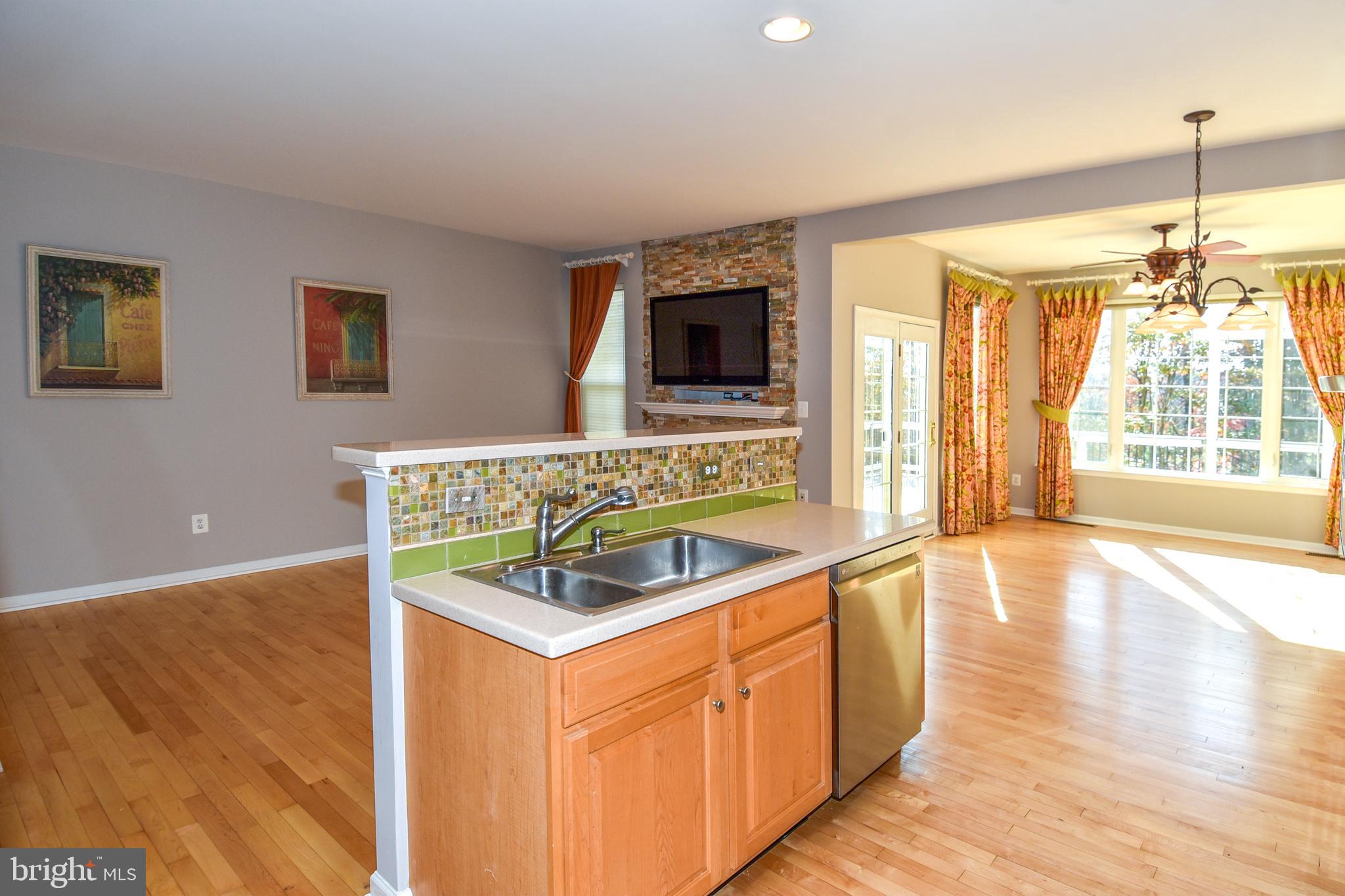 BELMONT LAND BAY - Residential Lease