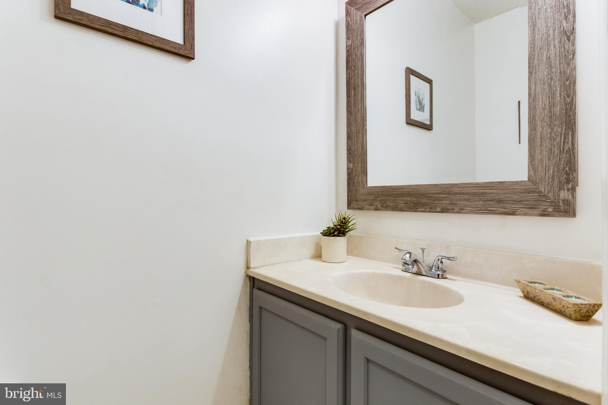 ST CHARLES SUB - HAMPSHIRE - Residential