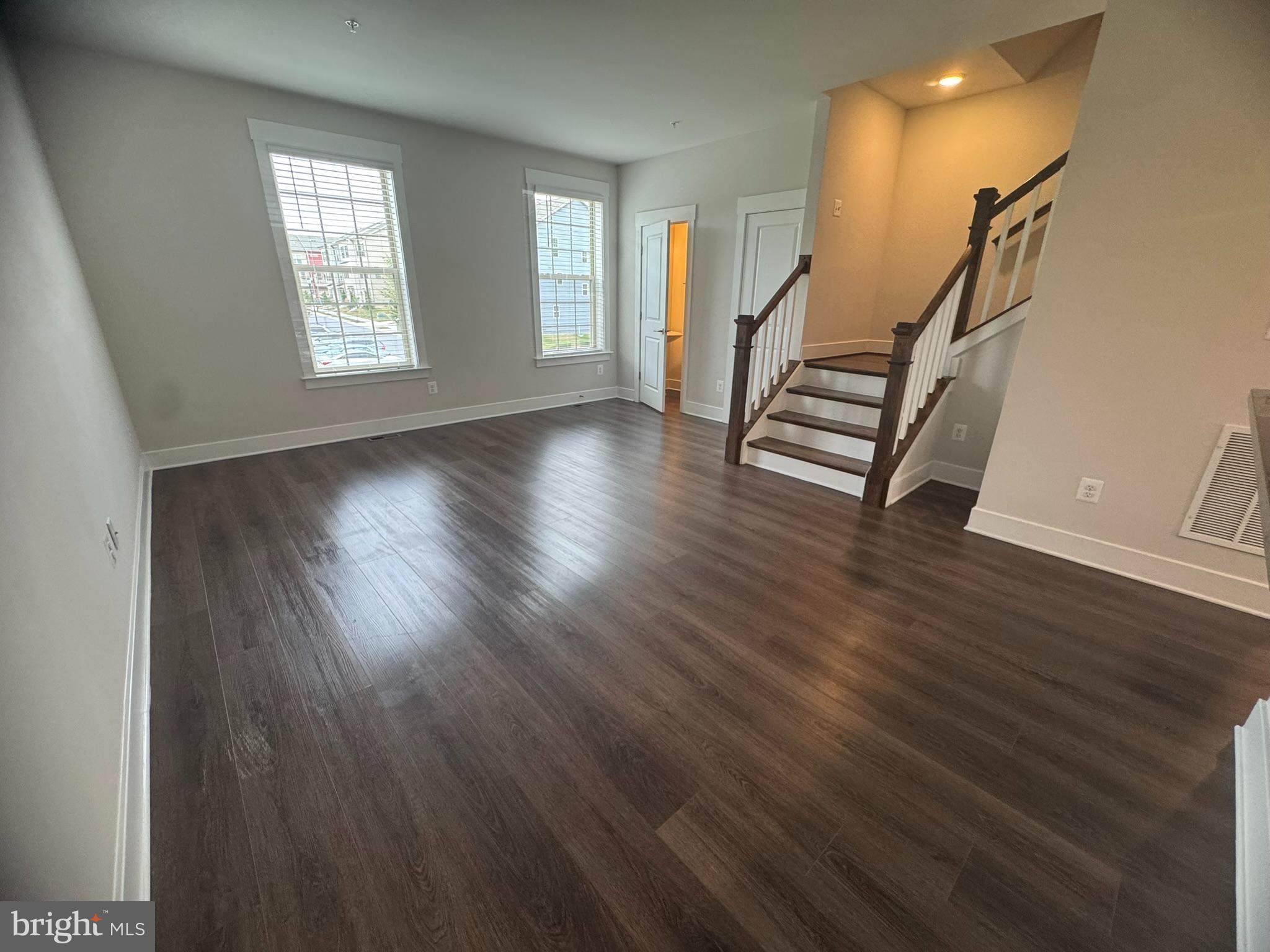 MACALLAN CROSSING - Residential Lease