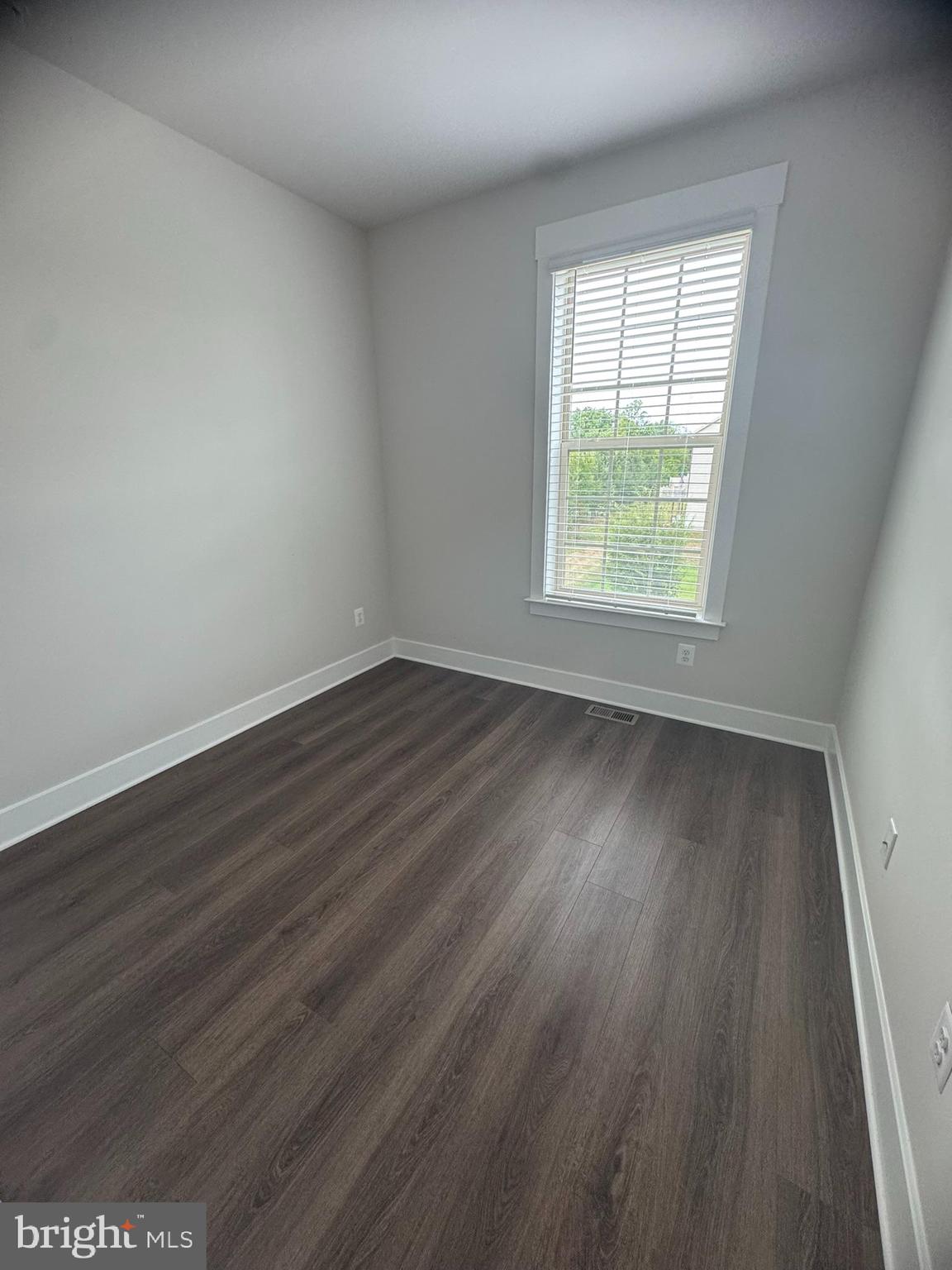 MACALLAN CROSSING - Residential Lease