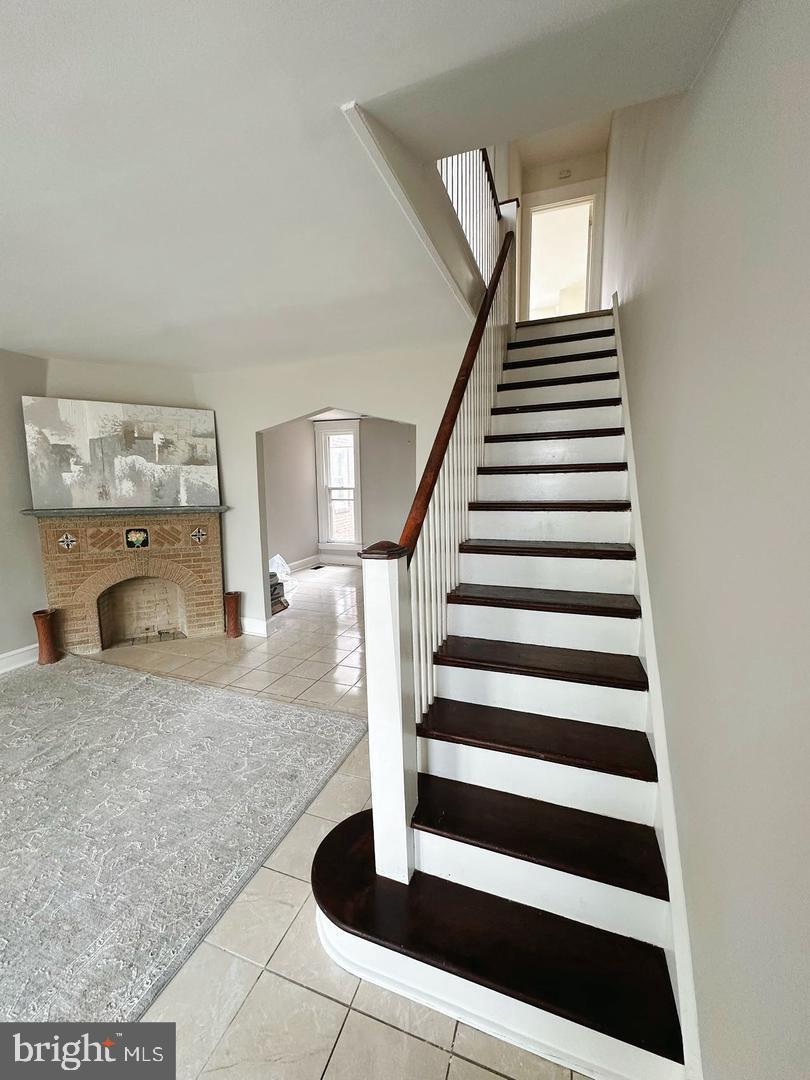 MAYFAIR (EAST) - Residential