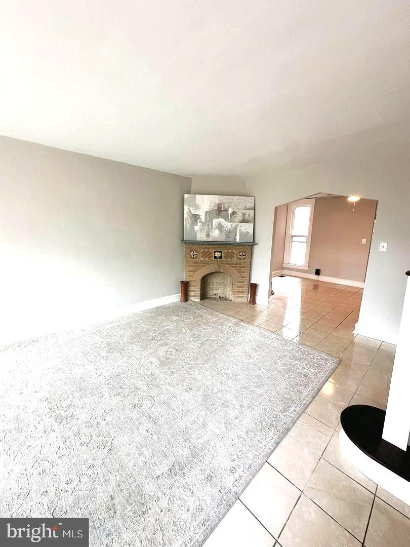 MAYFAIR (EAST) - Residential