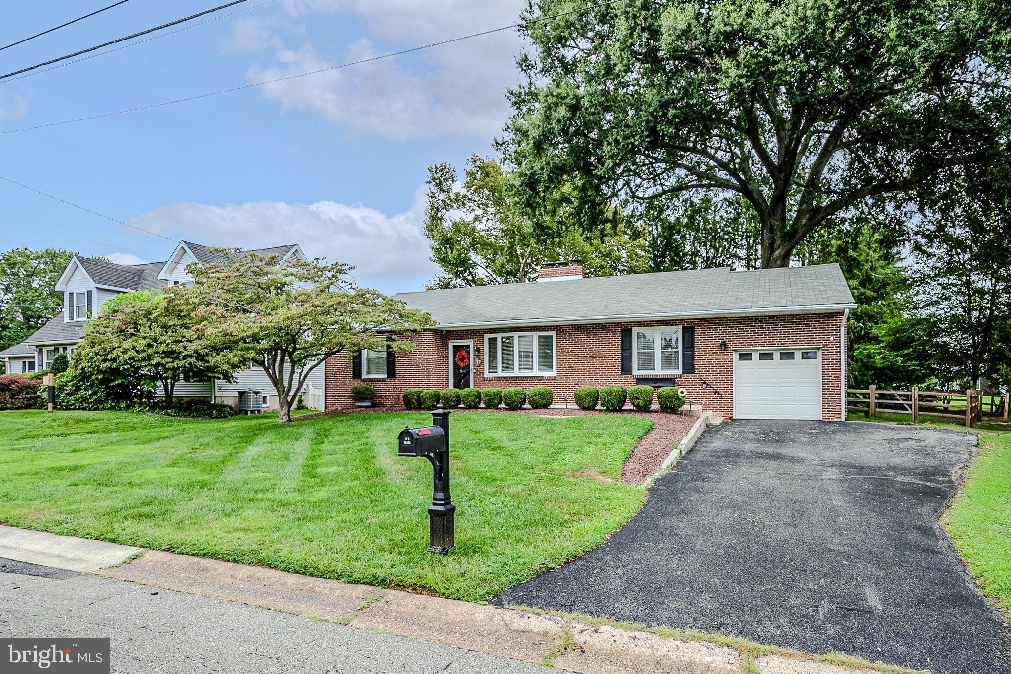 17 OAKNOLL ROAD
