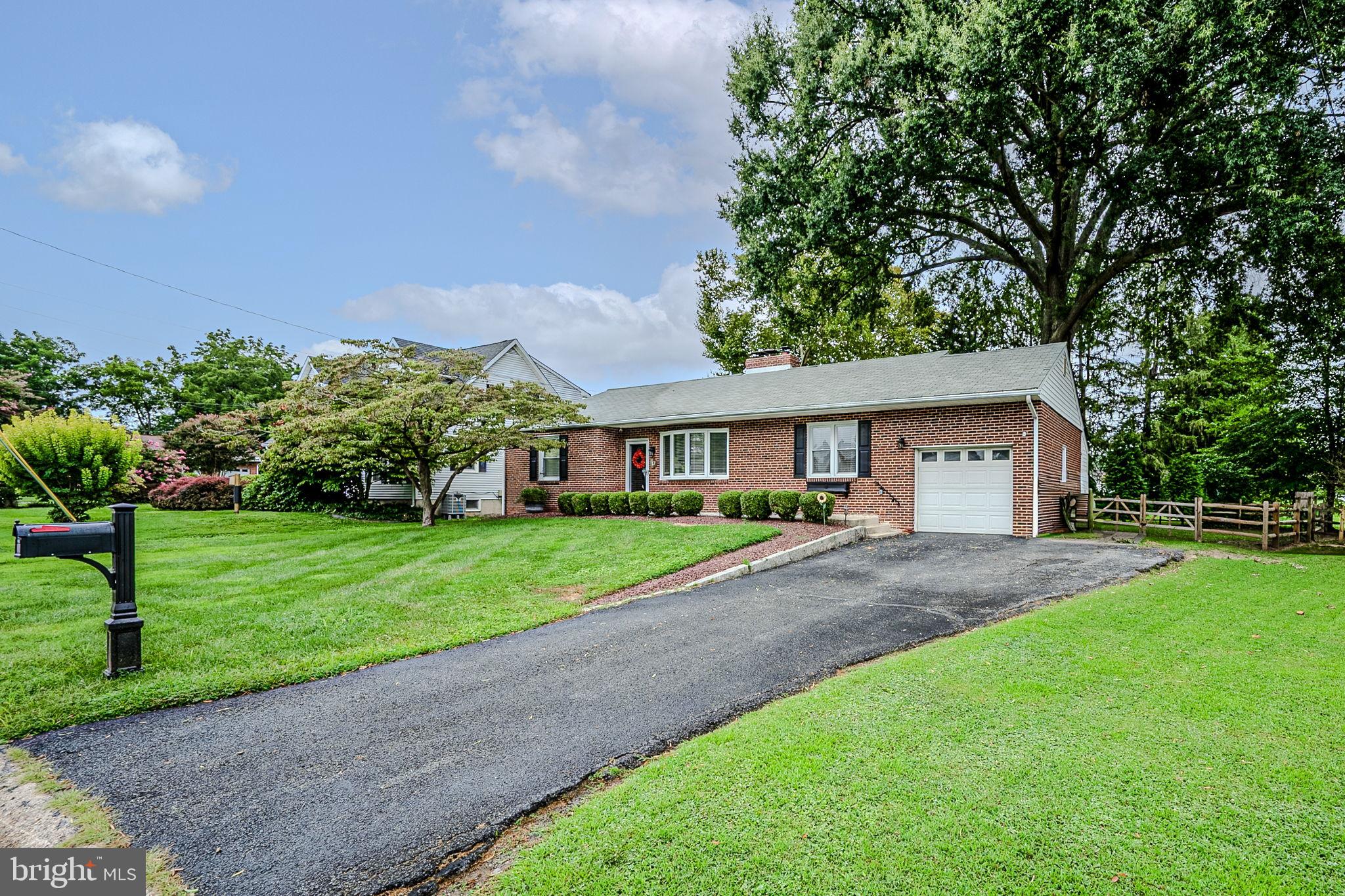 17 OAKNOLL ROAD