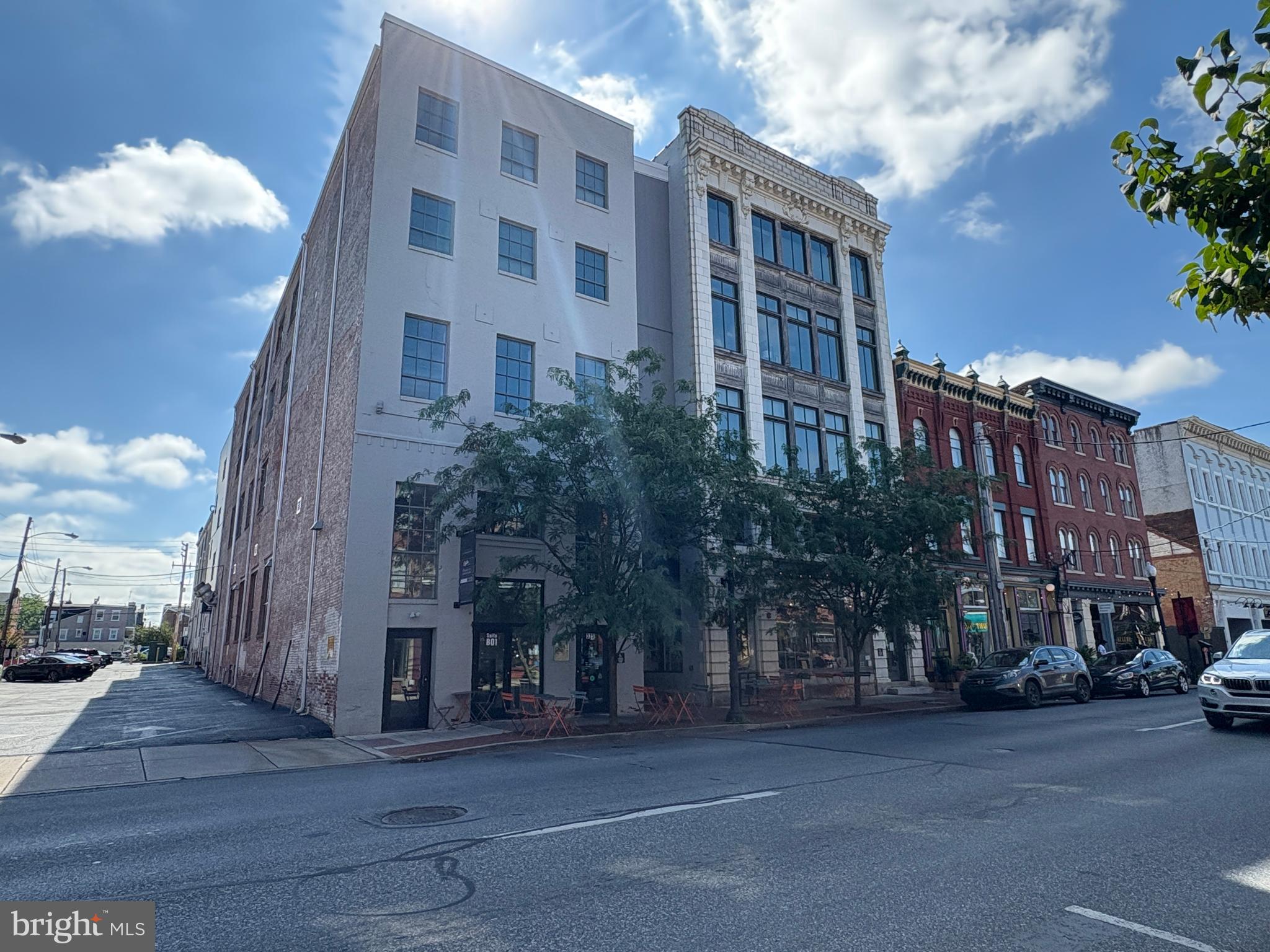 325 N QUEEN STREET B-01