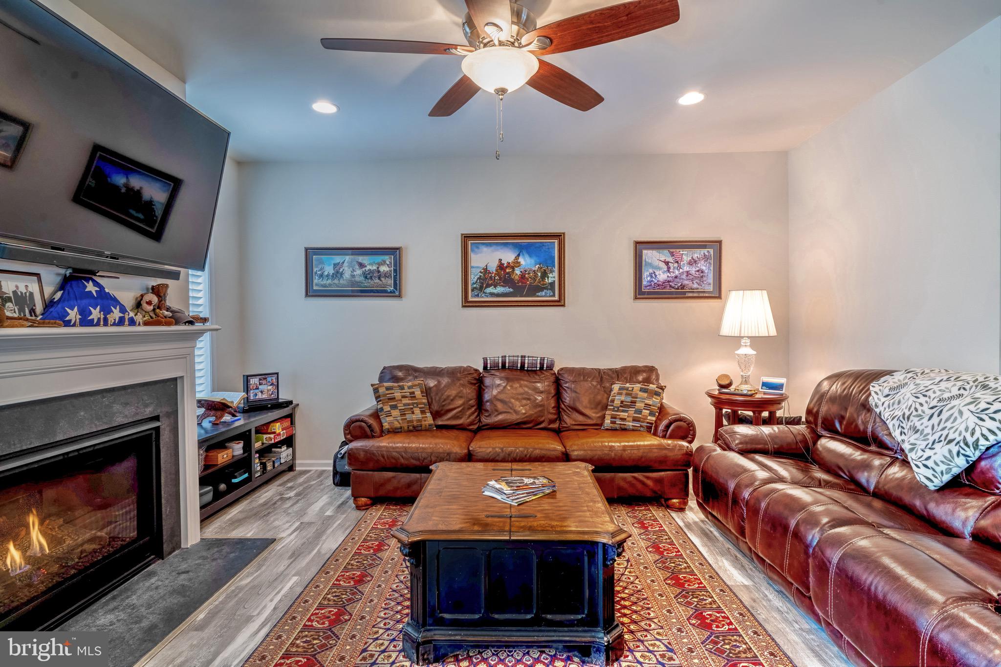 COWAN CROSSING - Residential