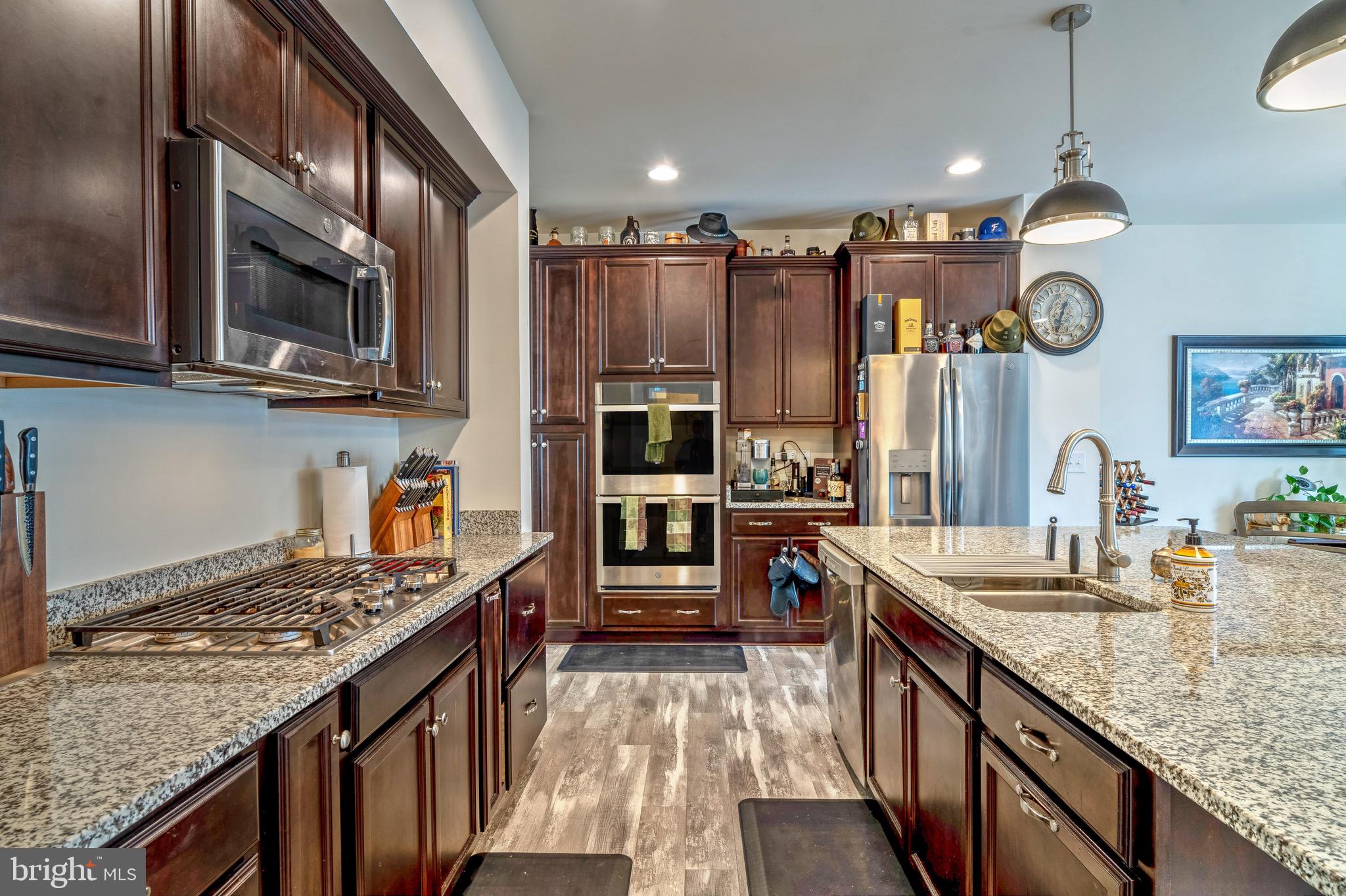 COWAN CROSSING - Residential