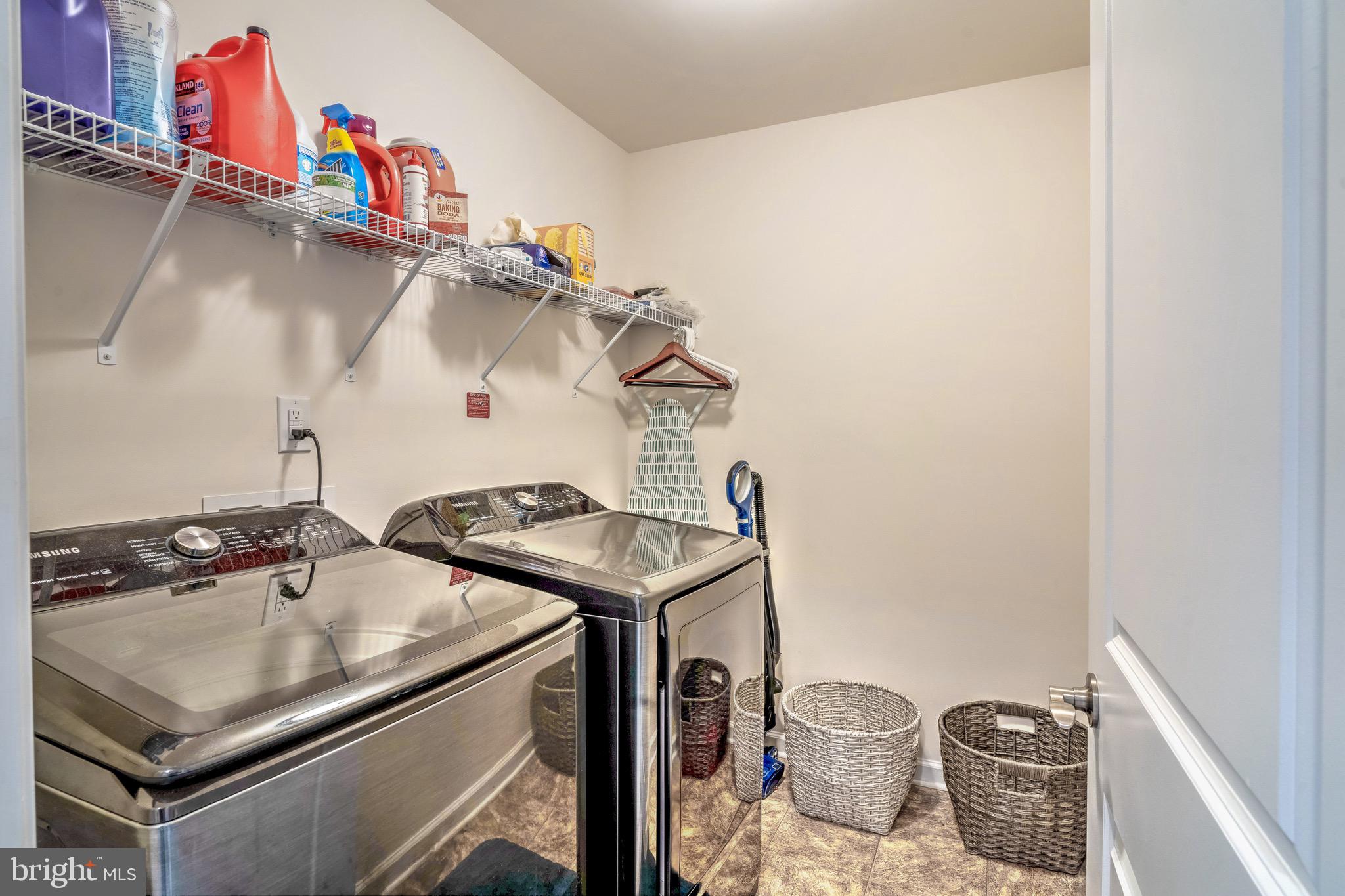 COWAN CROSSING - Residential