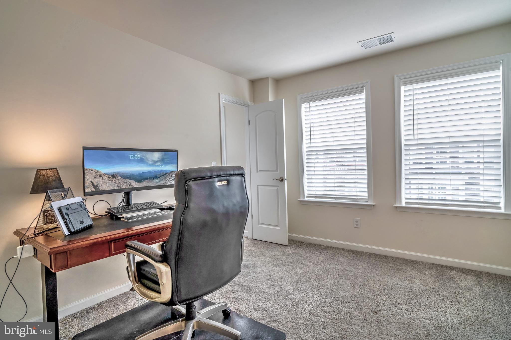 COWAN CROSSING - Residential